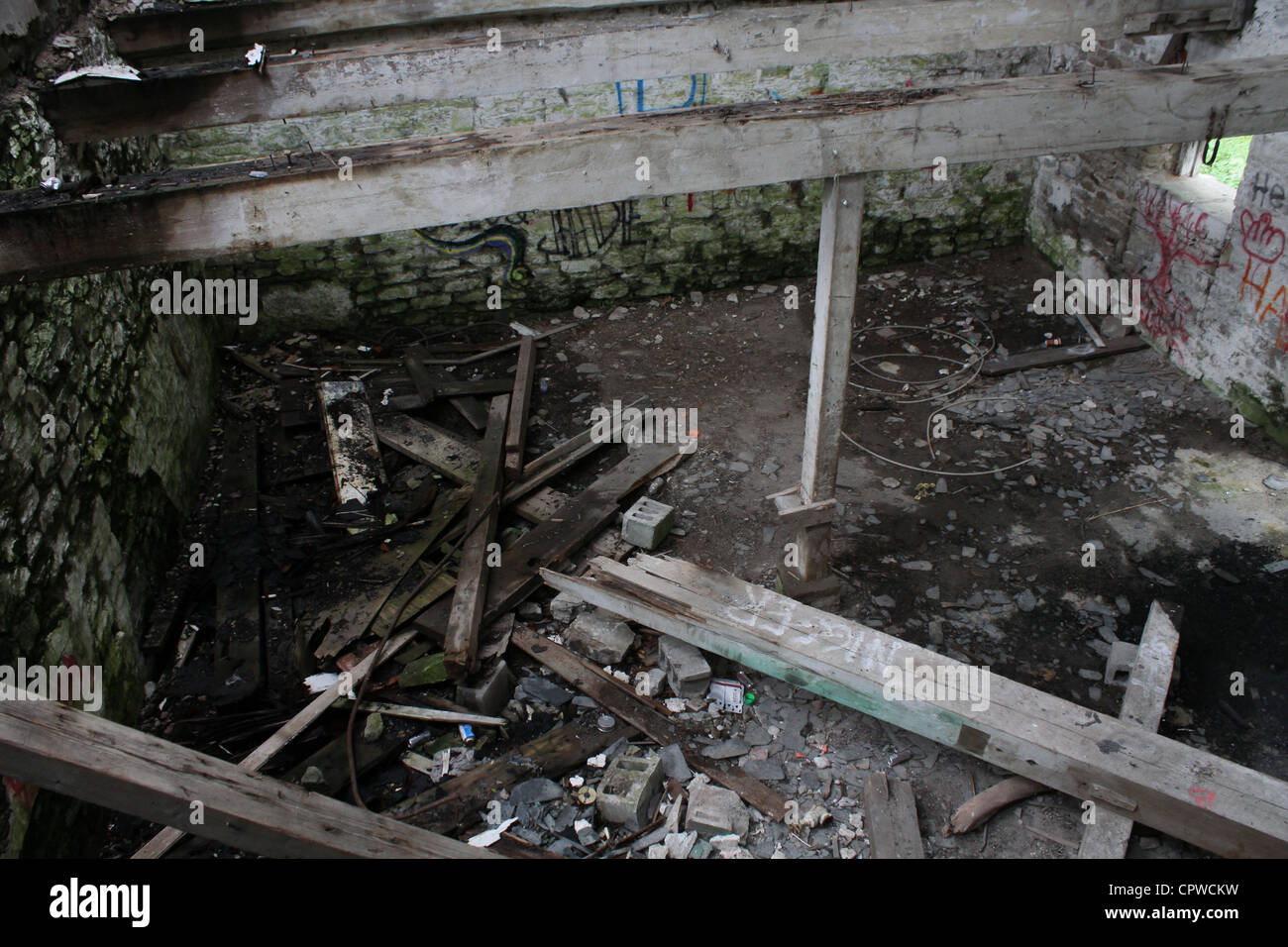 Abandon Lager zu zerstören Stockfoto