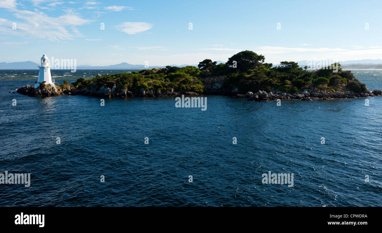 Hells Gate ist der berüchtigte Eingang zur Macquarie Harbour befindet sich an der Westküste von Tasmanien. Stockfoto