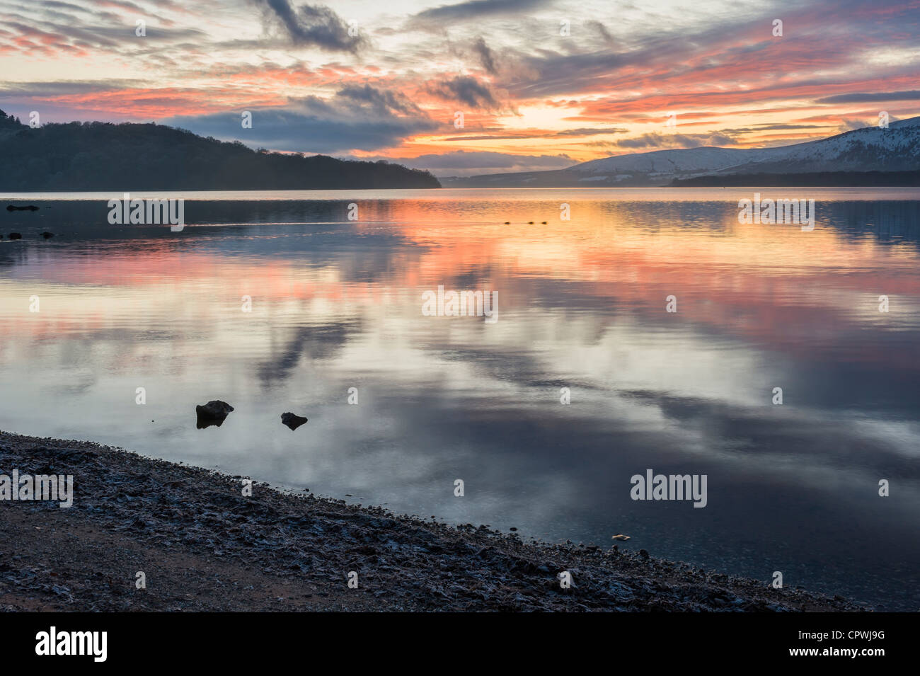 Atemberaubender Sonnenuntergang, Loch Lomond, Schottland, UK Stockfoto