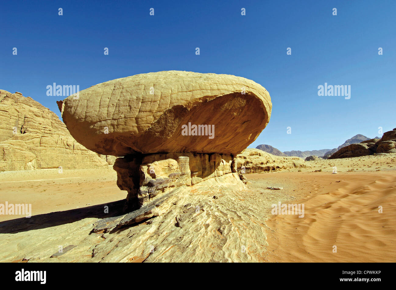 Asien Jordanien Wadi Rum Desert Rock-Formation namens den Pilz Stockfoto