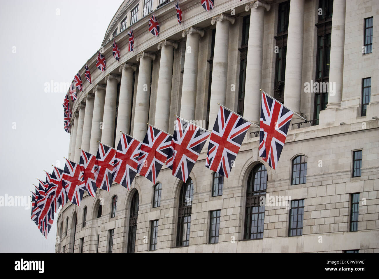 Unilever Gebäude Blackfriars Fahnen mit Union Jack London während Königinnen Diamond jubilee Stockfoto