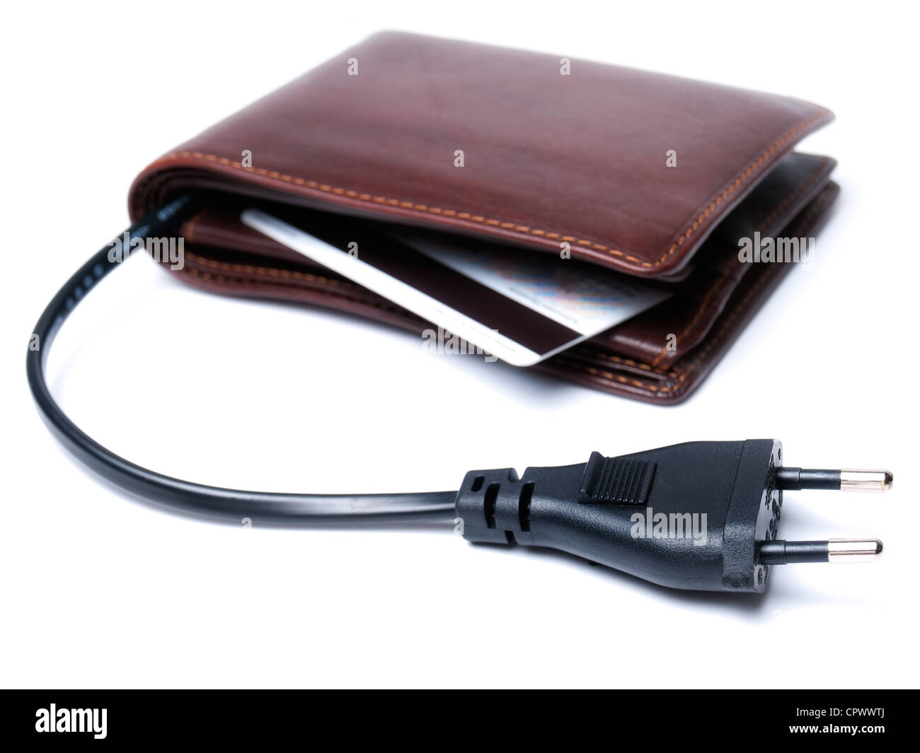 Konzeptuelle Ansicht eine Brieftasche mit Kabel und Stecker als Symbol des Verbrauchs. Stockfoto