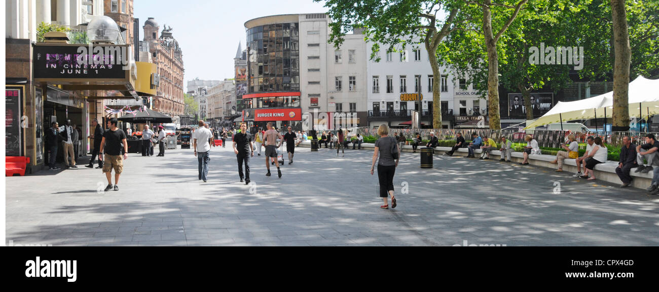 Leicester Square renoviert Straße Annehmlichkeiten wie kontinuierliche Stein mit Event-Zelt über Sitzgelegenheiten Stockfoto