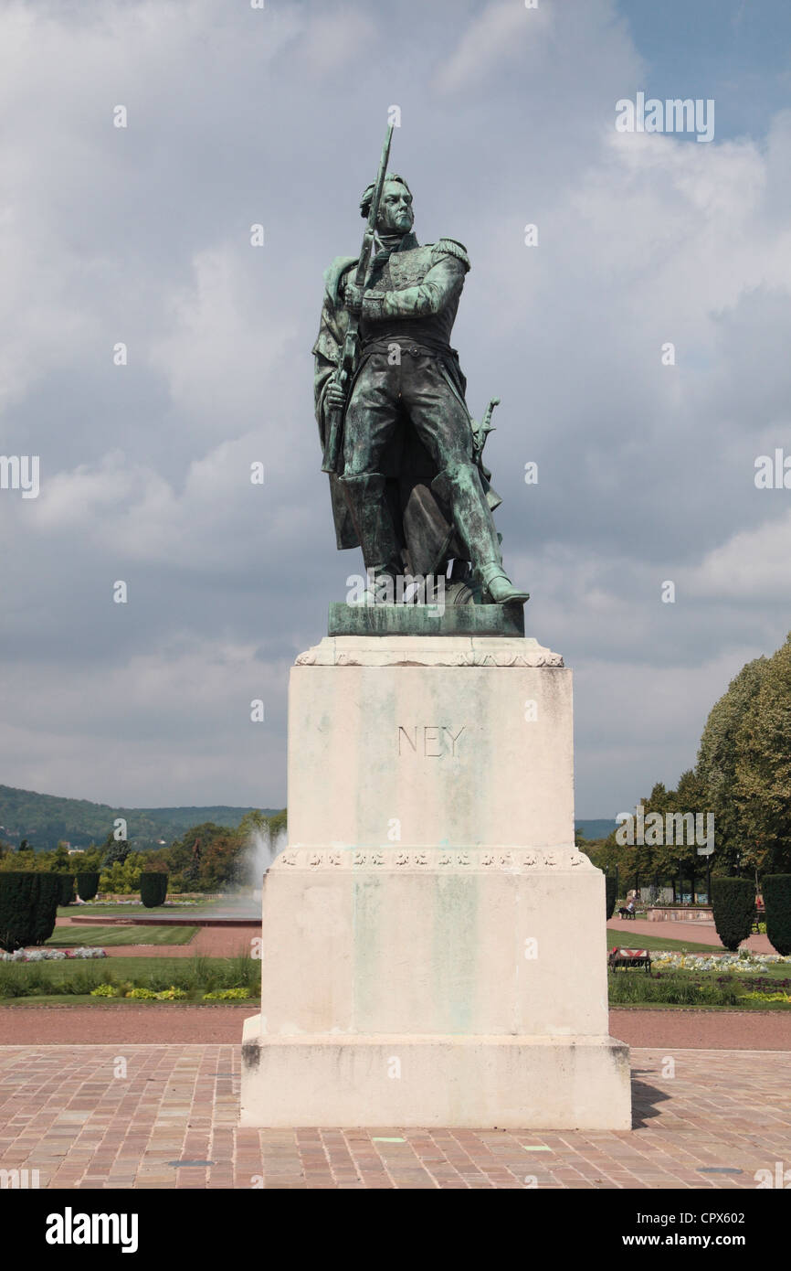 Der Marschall Ney Statue von Charles Petre auf Esplanade DeMetz, Metz, Moselle, Lothringen, Frankreich. Stockfoto