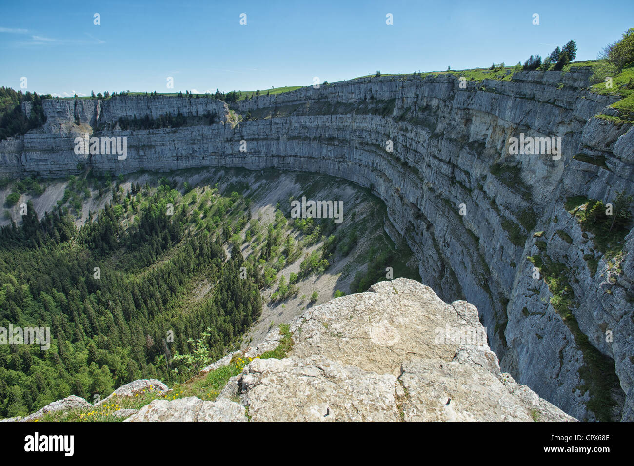 Die Wand des Creux du Van im schweizerischen Cantone Neuenburg der Grand Canyon der Schweiz genannt wird Stockfoto