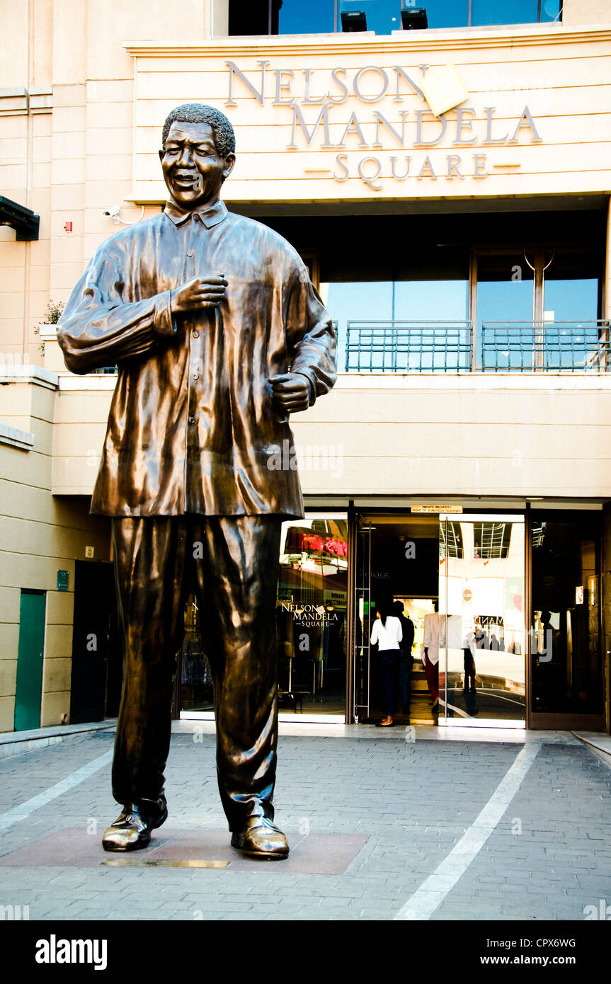 Nelson mandela statue johannesburg Fotos und Bildmaterial in hoher