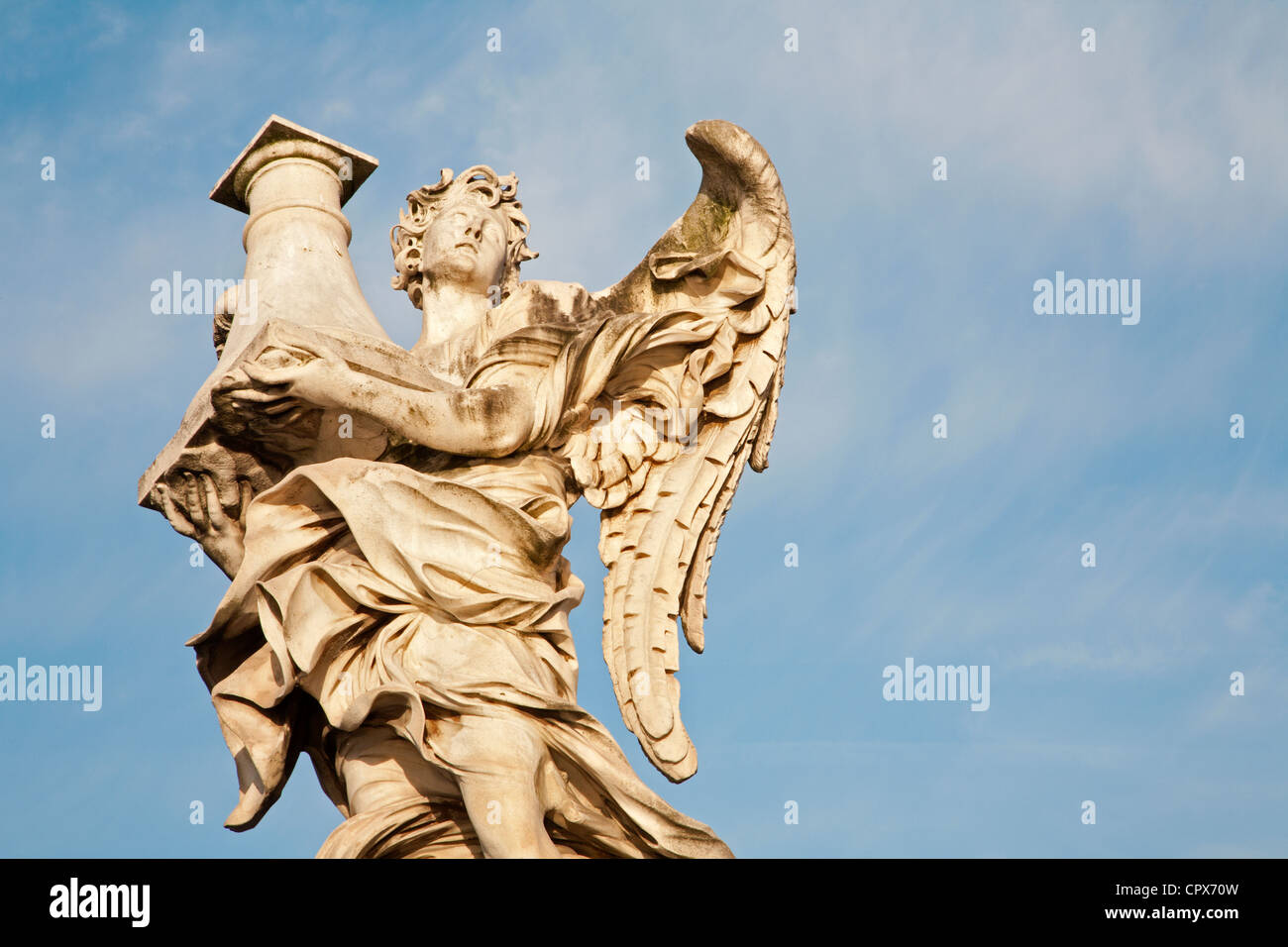 Rom - Ponte Sant' Angelo, Engel mit der Spalte Stockfoto