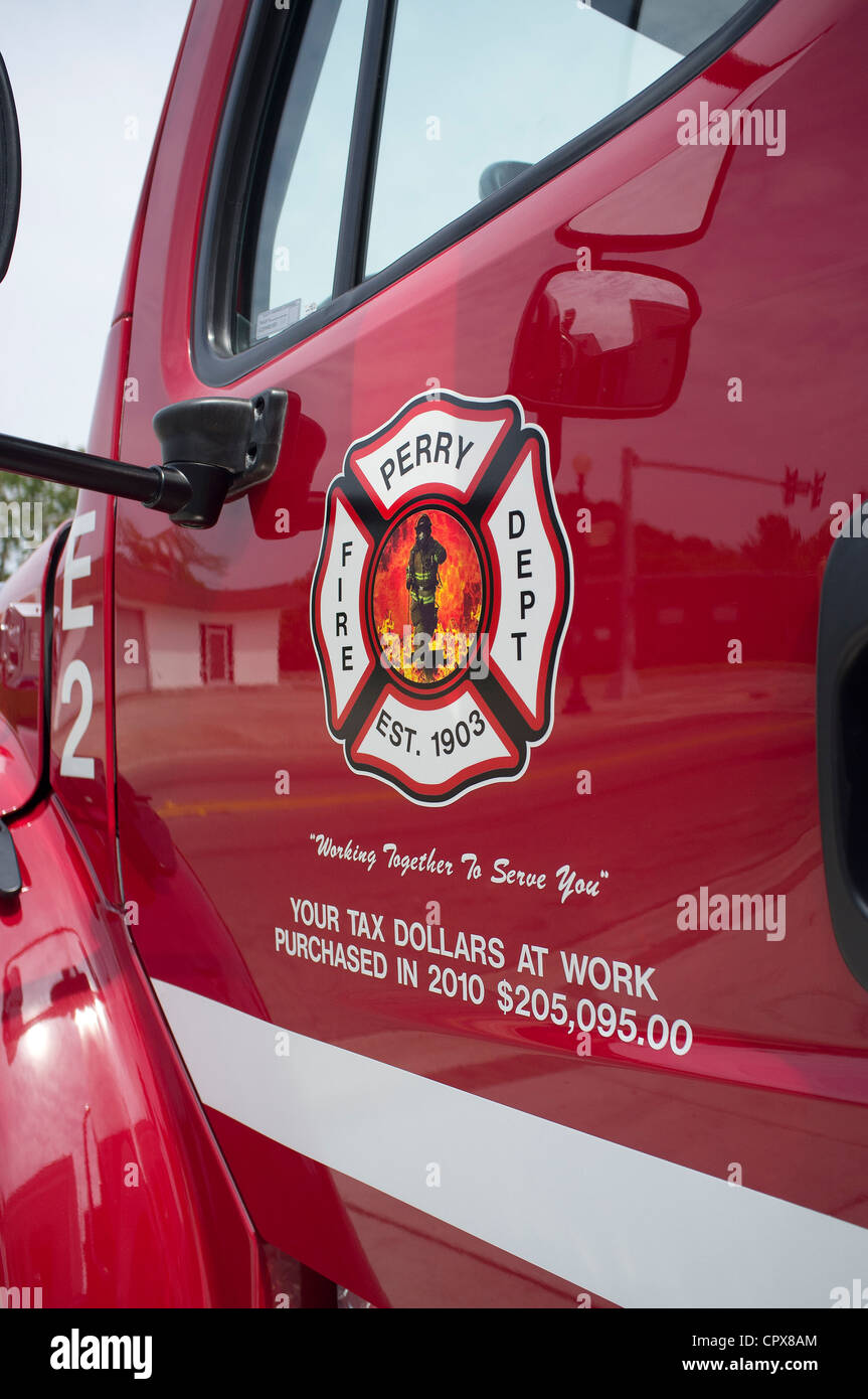 Feuer LKW Stadt von Perry Fire Dept nordwestlichen Florida USA Ihre Steuergelder bei der Arbeit eingeschrieben an der Tür Stockfoto