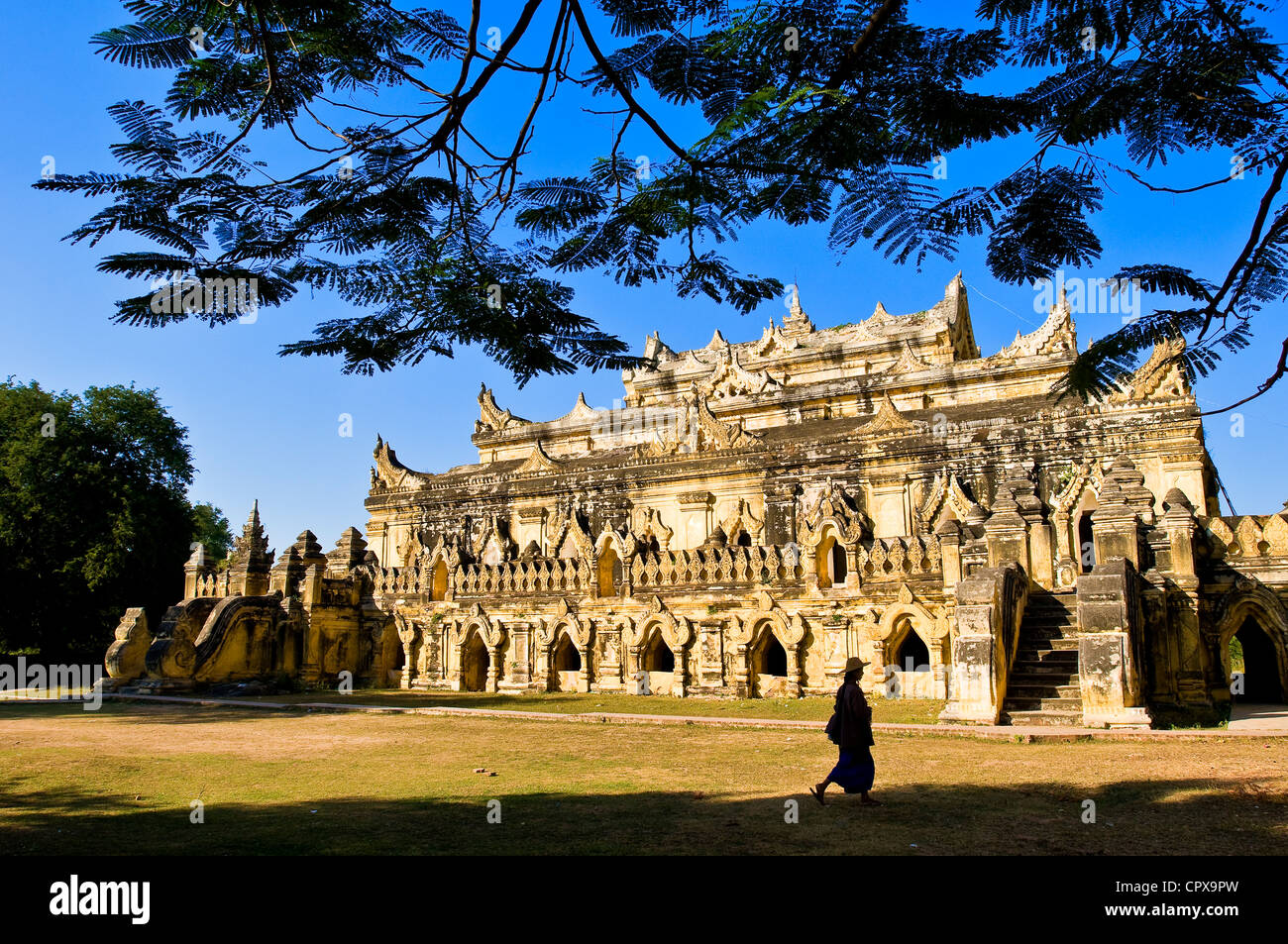 Myanmar (Burma), Mandalay-Division, Ava, Kyaung mich Nu Ok Kloster, gebaut im Jahre 1822 und aus Backstein und Stuck von Meh Nu Stockfoto