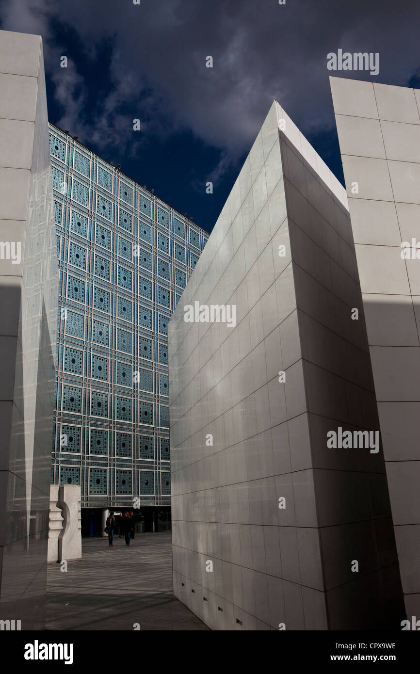 Exterieur des Institut du Monde Arabe (IMA) oder der arabischen Welt-Institut (AWI), Paris, Frankreich von Architekt Jean Nouvel. Stockfoto Exterieur des Institut du Monde Arabe (IMA) oder der arabischen Welt-Institut (AWI), Paris, Frankreich von Architekt Jean Nouvel. Stockfoto