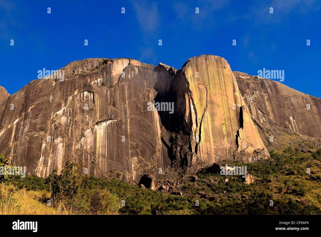 Madagaskar ehemalige Provinz von Fianarantsoa Eastern Highlands Granit Klippen von Andringitra Moutain Range Region der Betsileo Stockfoto