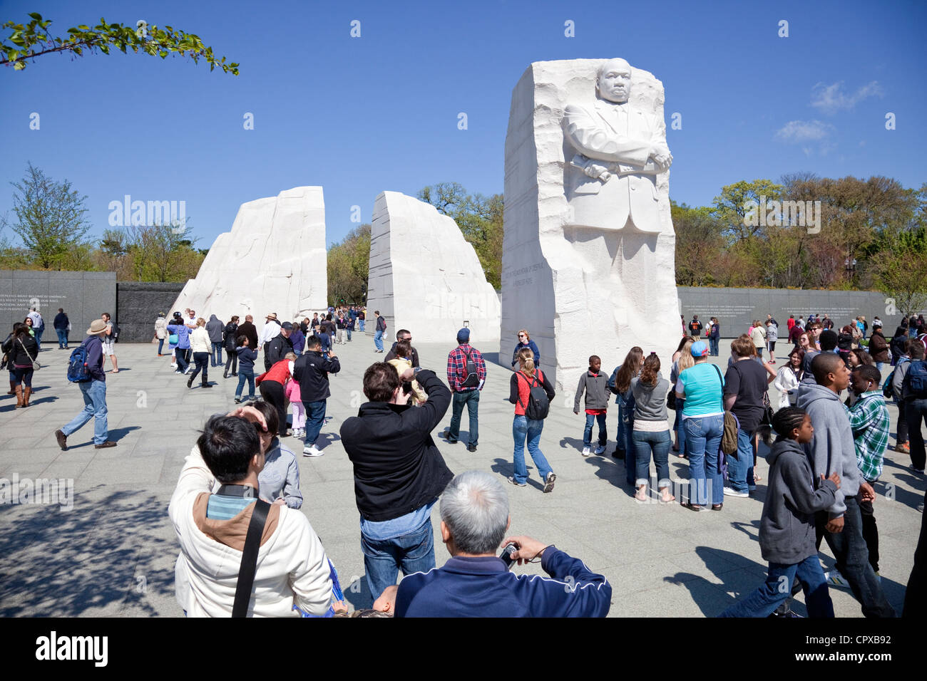 Besucher der Martin Luther King Jr.Memorial in Washington, DC zu fotografieren; USA; Amerika Stockfoto