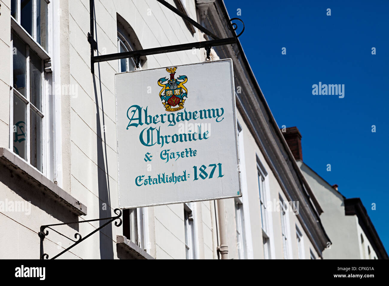 Melden Sie auf Büros von Abergavenny Chronik und Gazette gegründet 1871, Abergavenny, Wales, UK Stockfoto