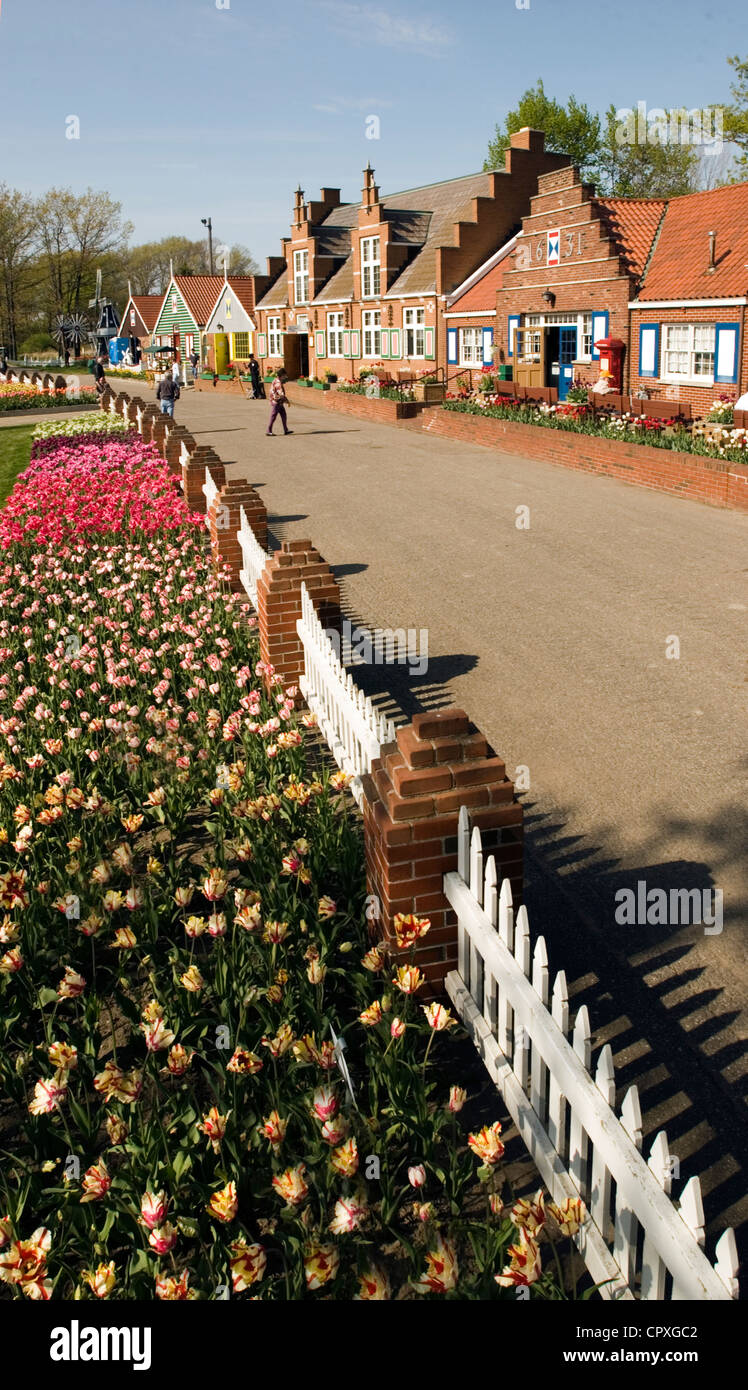 Replik von einem niederländischen Dorf am Windmill Island, Holland, Michigan, Tulip Time Festival Stockfoto