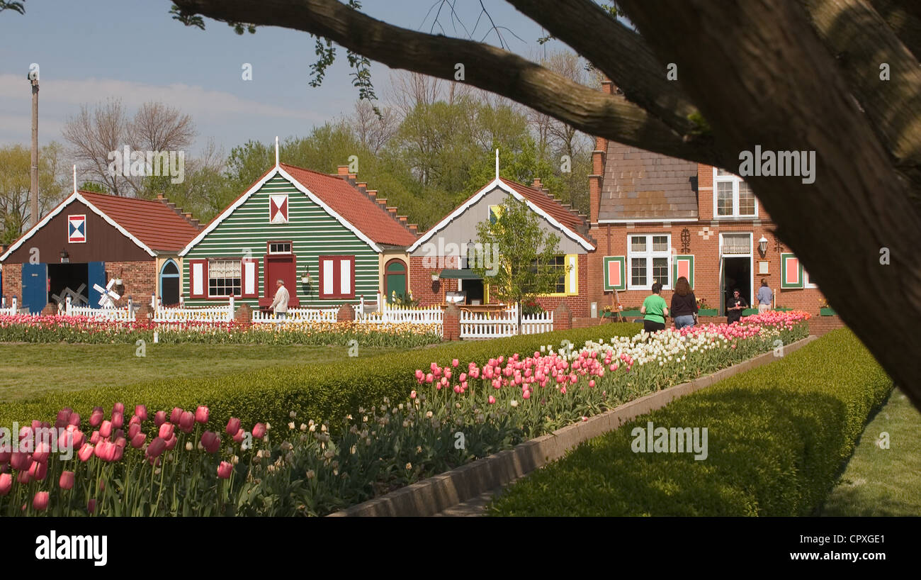 Replik von einem niederländischen Dorf am Windmill Island, Holland, Michigan, Tulip Time Festival Stockfoto