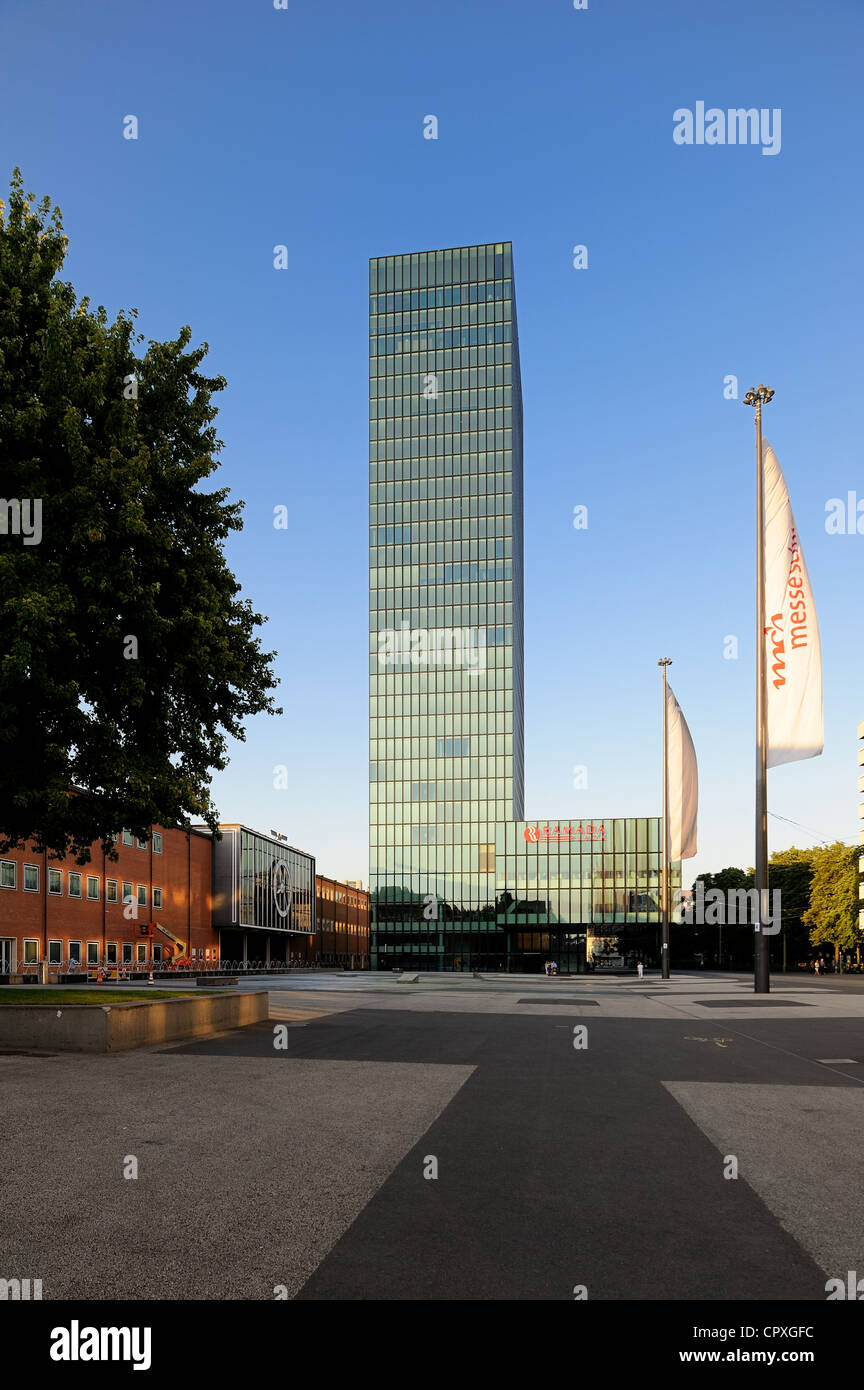 Schweiz, Basel, Messe Messerturm Turm auf dem Messerplatz, der höchste Turm in der Schweiz Stockfoto