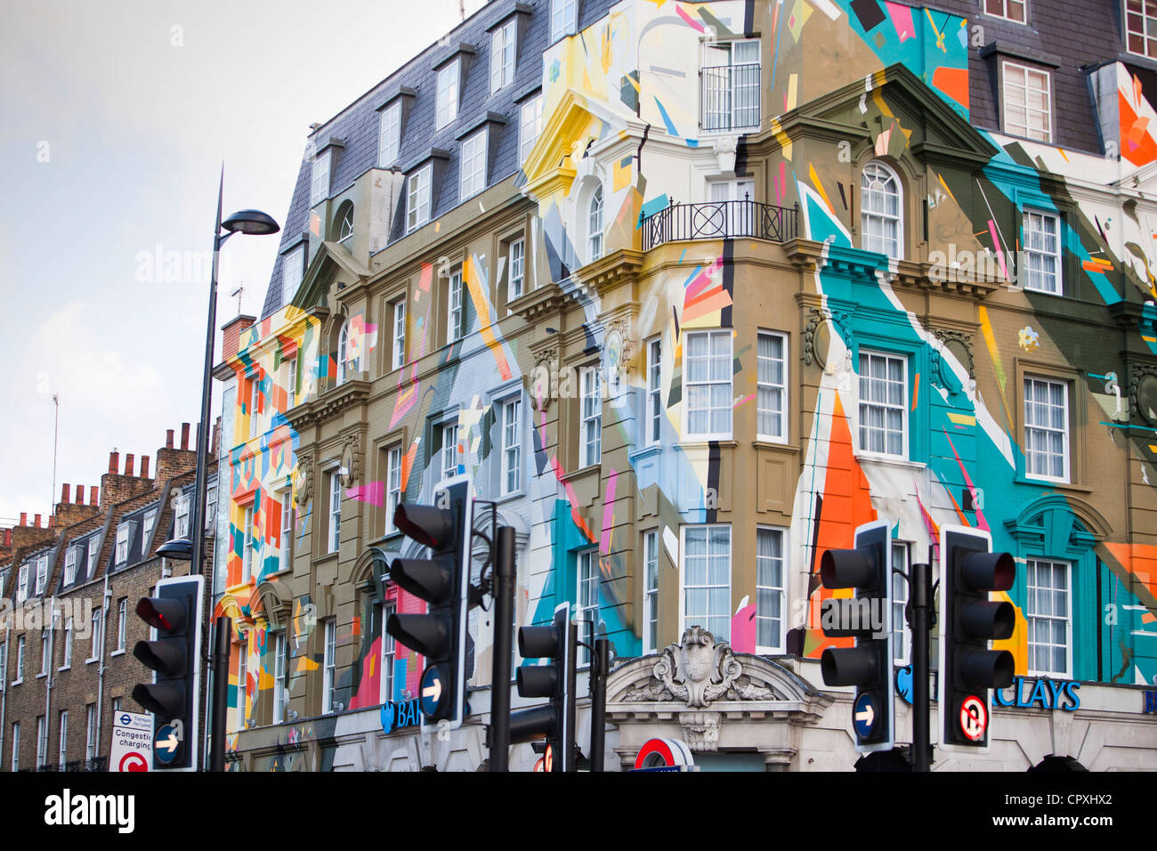 Eine Straße Kunst Wandbild auf das Megaro Hotel Euston Road, London, UK. Stockfoto