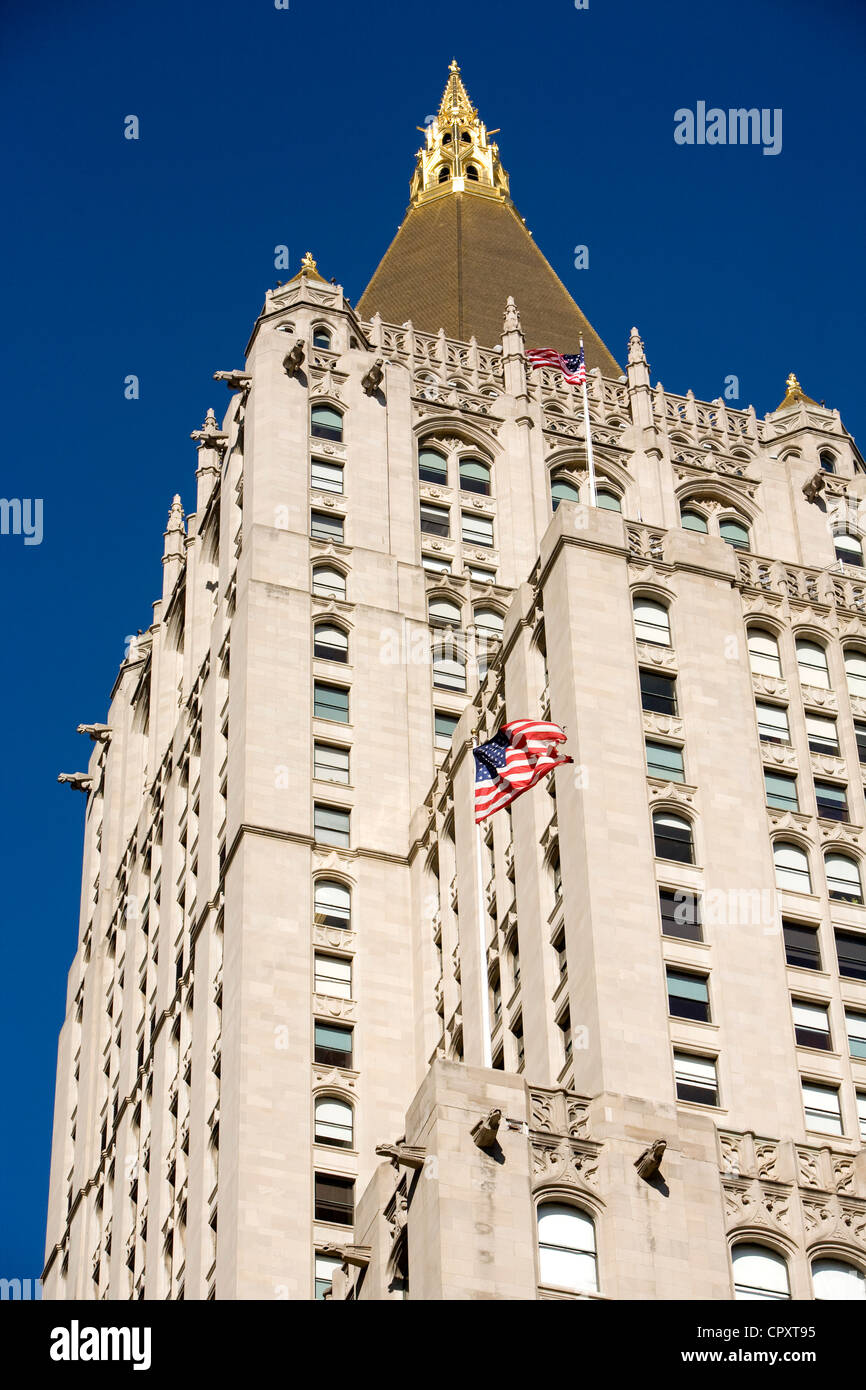 USA New York City Manhattan Midtown New York Life Insurance Company oder NYLIC Gebäude mit seiner Goldenen Dachl American Stockfoto
