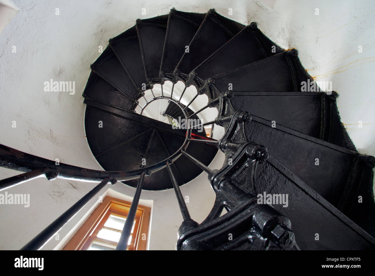 Treppe in Admiralty Head Lighthouse - Fort Casey State Park - in der Nähe von Coupeville, Whidbey Island, Washington USA Stockfoto