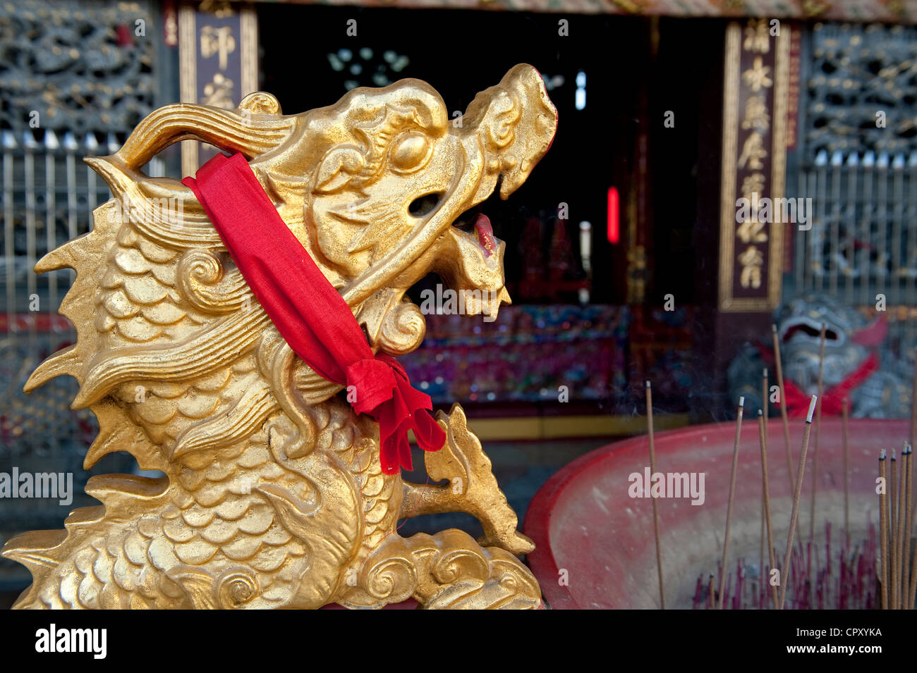 Kaohsiung, Taiwan-Tempel auf Chengong 1 Rd, Drachenstatue. Stockfoto