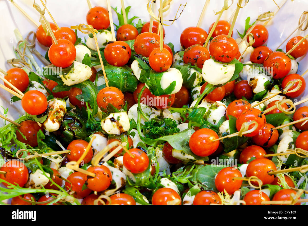 Vorspeise - Tomatensalat mit Mozzarella Stockfoto