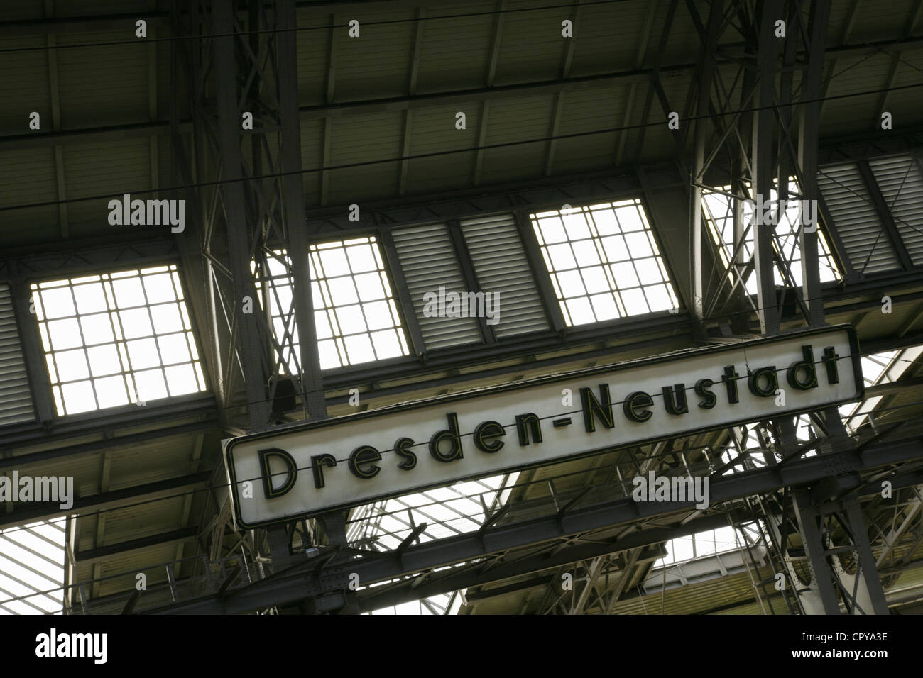 Der bahnhof dresden neustadt Fotos und Bildmaterial in hoher
