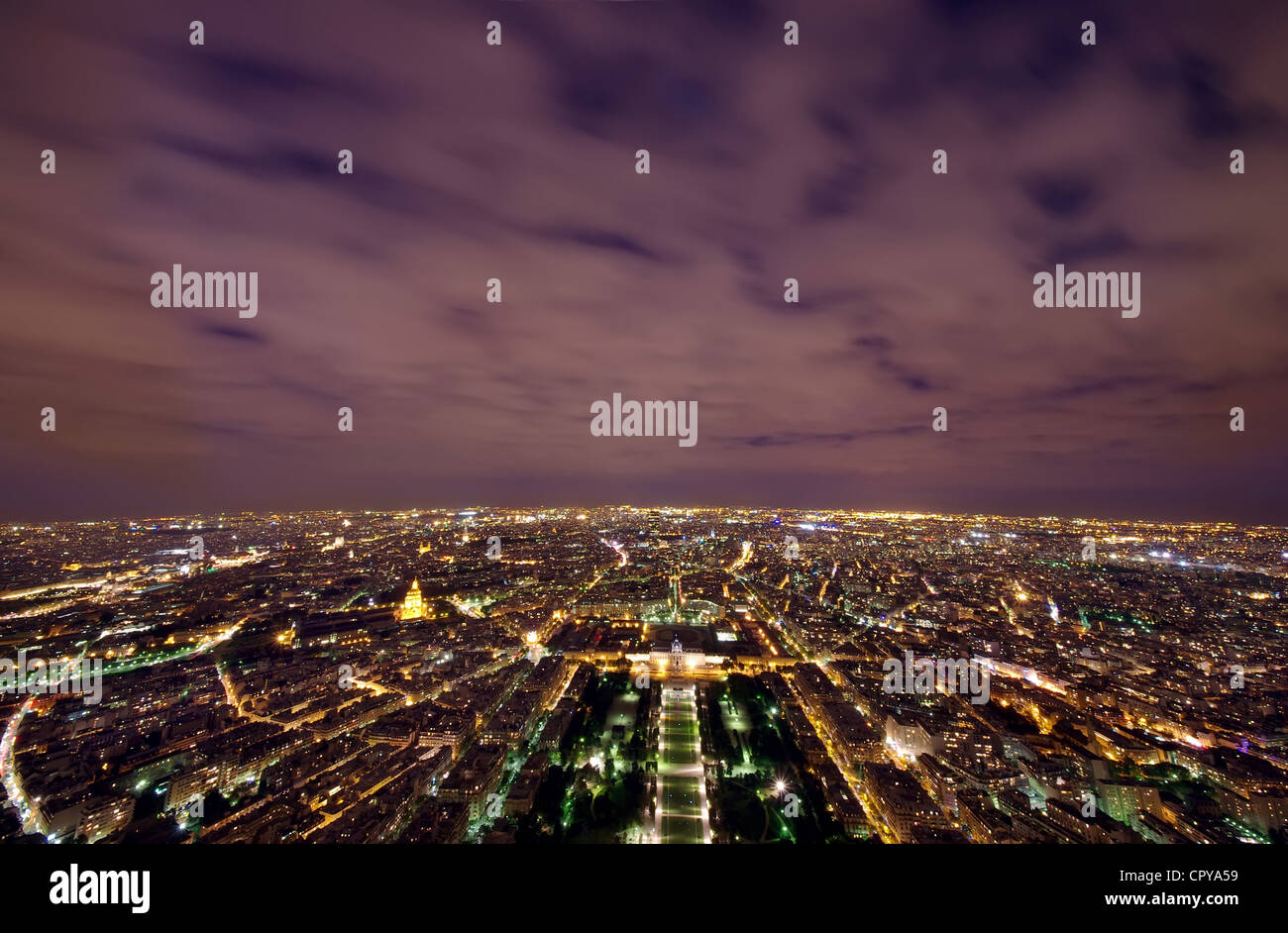 Paris-Nachtaufnahme Blick vom Eiffelturm, Frankreich Stockfoto