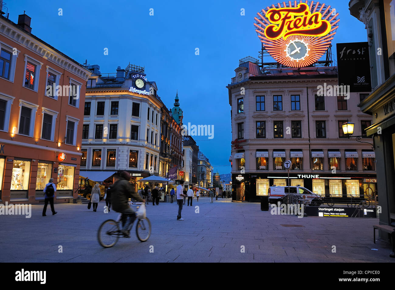 Norwegen, Oslo, Fußgängerzone der Karl Johans Gate, eines der wichtigsten Einkaufsstraße der Stadt Stockfoto