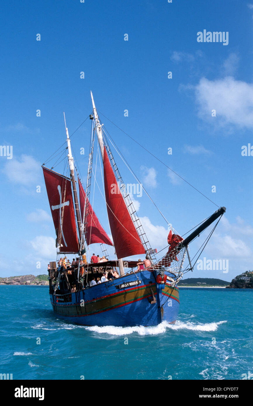 Antigua Barbuda Antigua Insel Jolly Roger Saling Boot namens gleichermaßen Piratenflagge letzten Boot gebaut aus Holz durch die schwedische Marine im Jahr 1944 Stockfoto