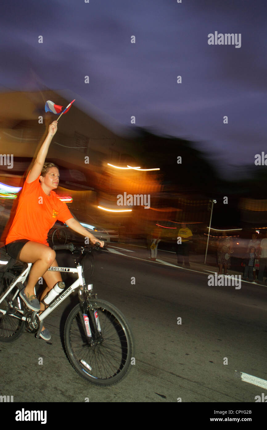 Miami Florida, Little Havana, Calle Ocho, Miami Critical Mass, selbstfahrende Transportveranstaltung, Fahrrad, Radfahren, Reiten, Radfahren, Fahrer, Fahrräder, Reiten, H Stockfoto