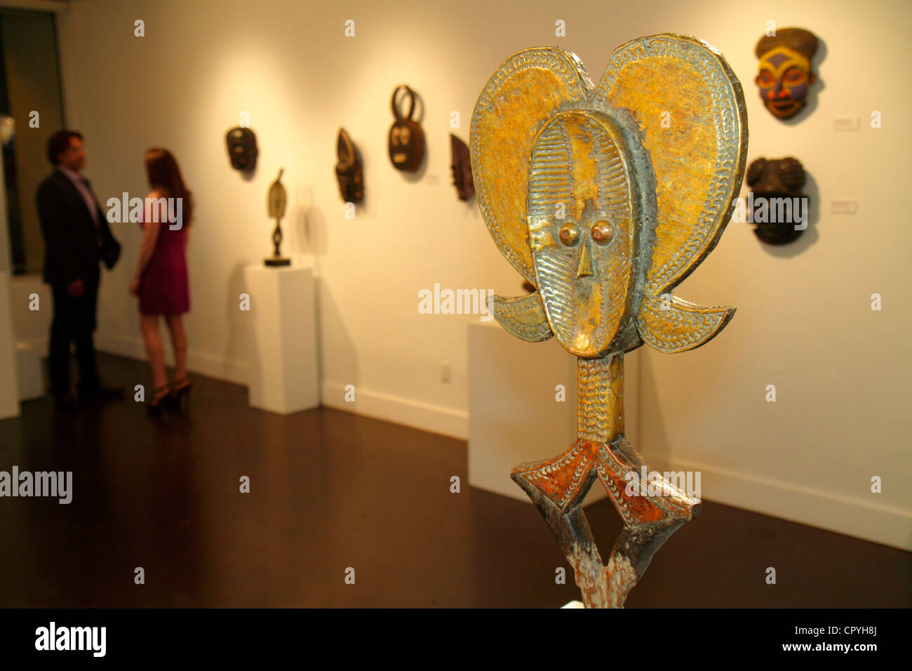 Miami Florida, Little Havana, Calle Ocho, Viernes Culturales, Kulturfreitags, monatliches Straßenfest, hispanische Frau weibliche Frauen, Mann Männer männlich, Paar, Kunst Stockfoto