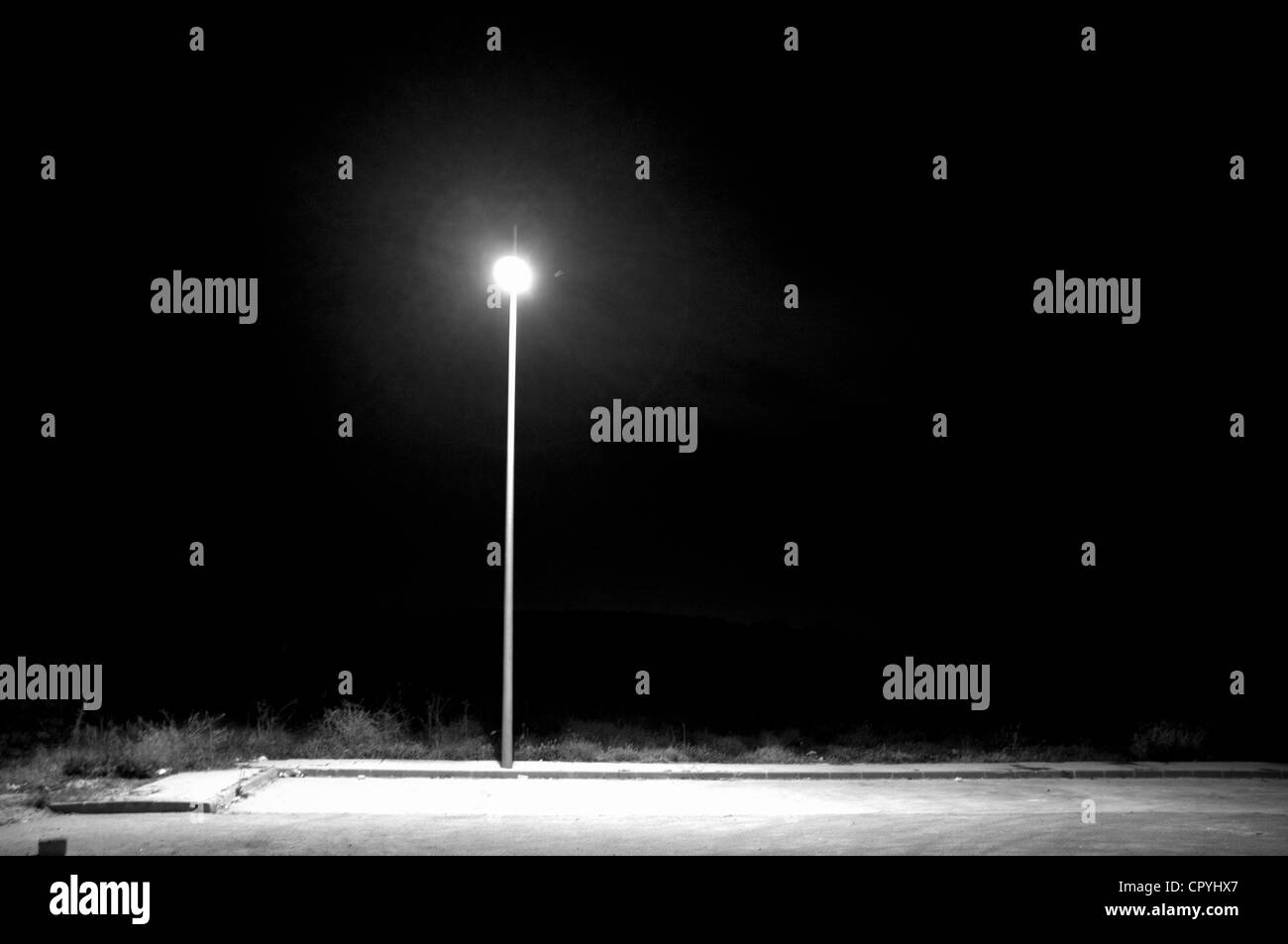 Unvollendete Vorort in der Nähe von Sevilla aufgrund der spekulativen Immobilienblase in Spanien Tauchen Stockfoto