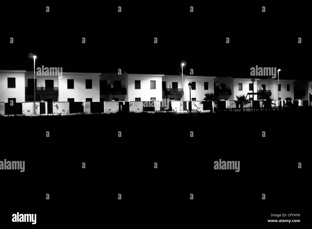 Leere Vorort in der Nähe von Sevilla aufgrund der spekulativen Immobilienblase in Spanien Tauchen Stockfoto