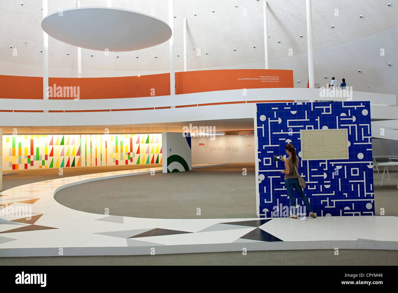 Brasilien, Brasilia, UNESCO-Welterbe, nationales Museum vom Architekten Oscar Niemeyer, Ausstellung über Grafik-design Stockfoto