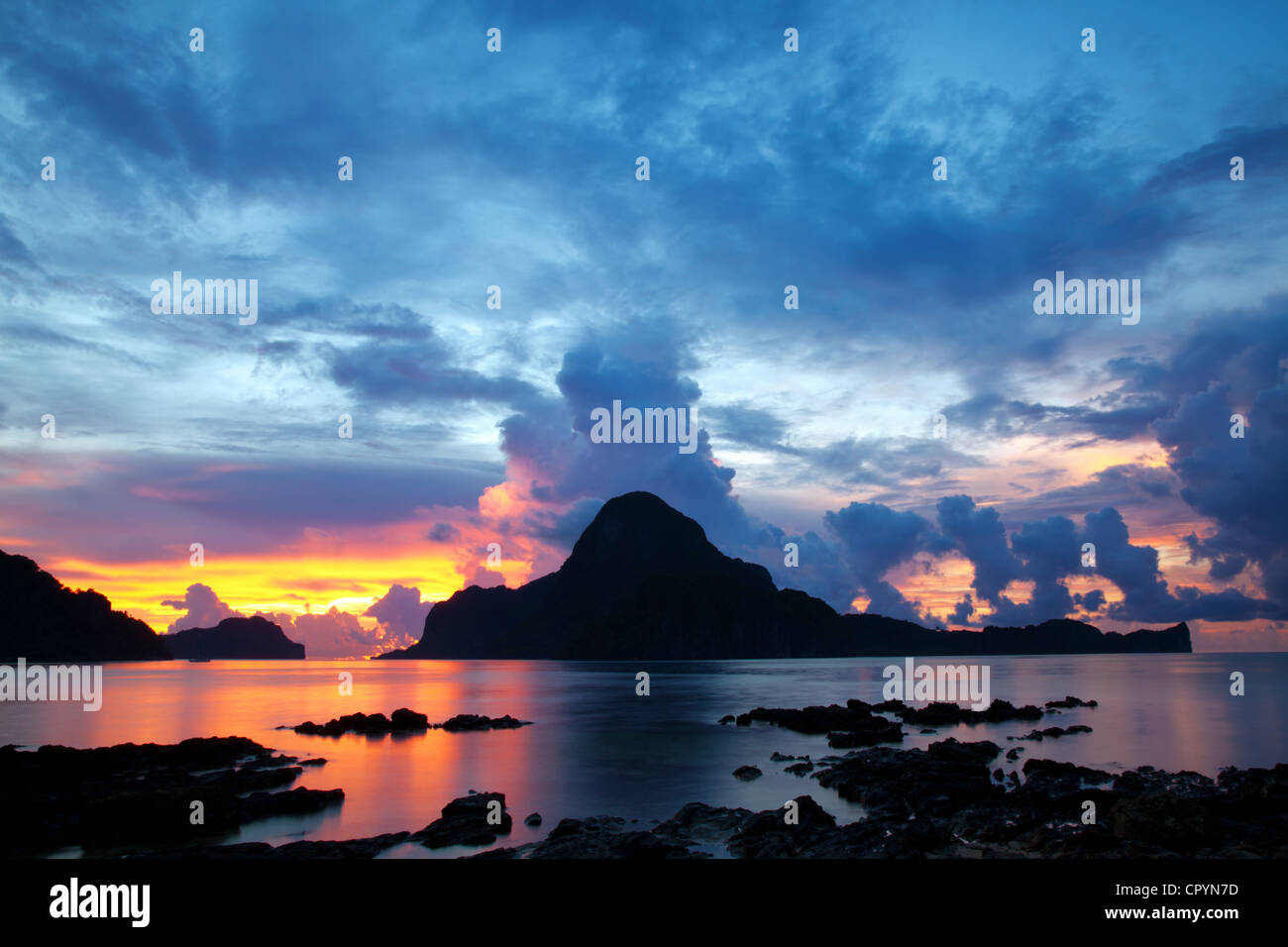 Sonnenuntergang in El Nido, Palawan, Philippinen Stockfoto