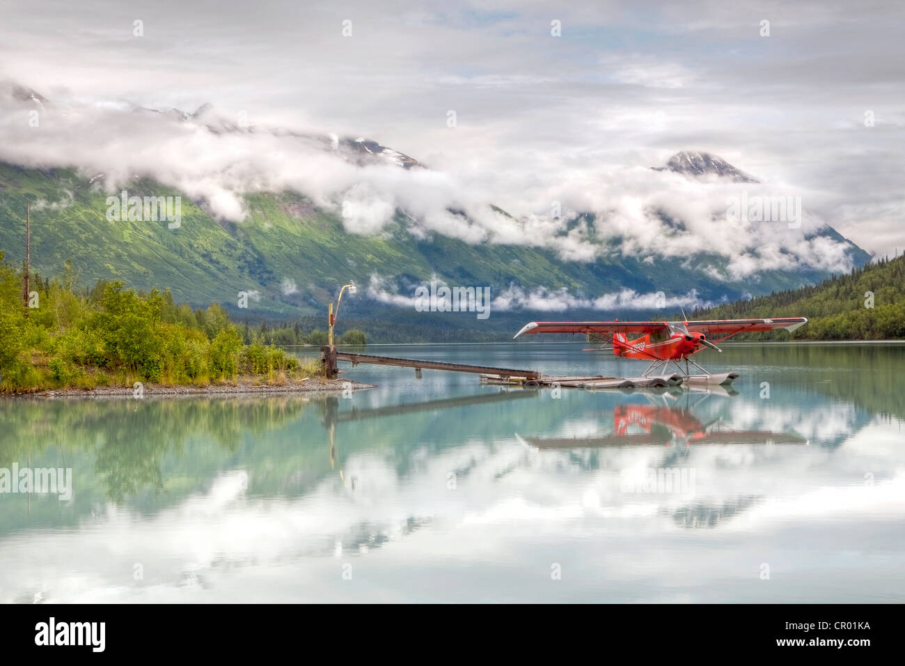 Wasserflugzeug am Lake Trail in den Kenai Mountains, Halbinsel Kenai, Alaska, USA, PublicGround Stockfoto