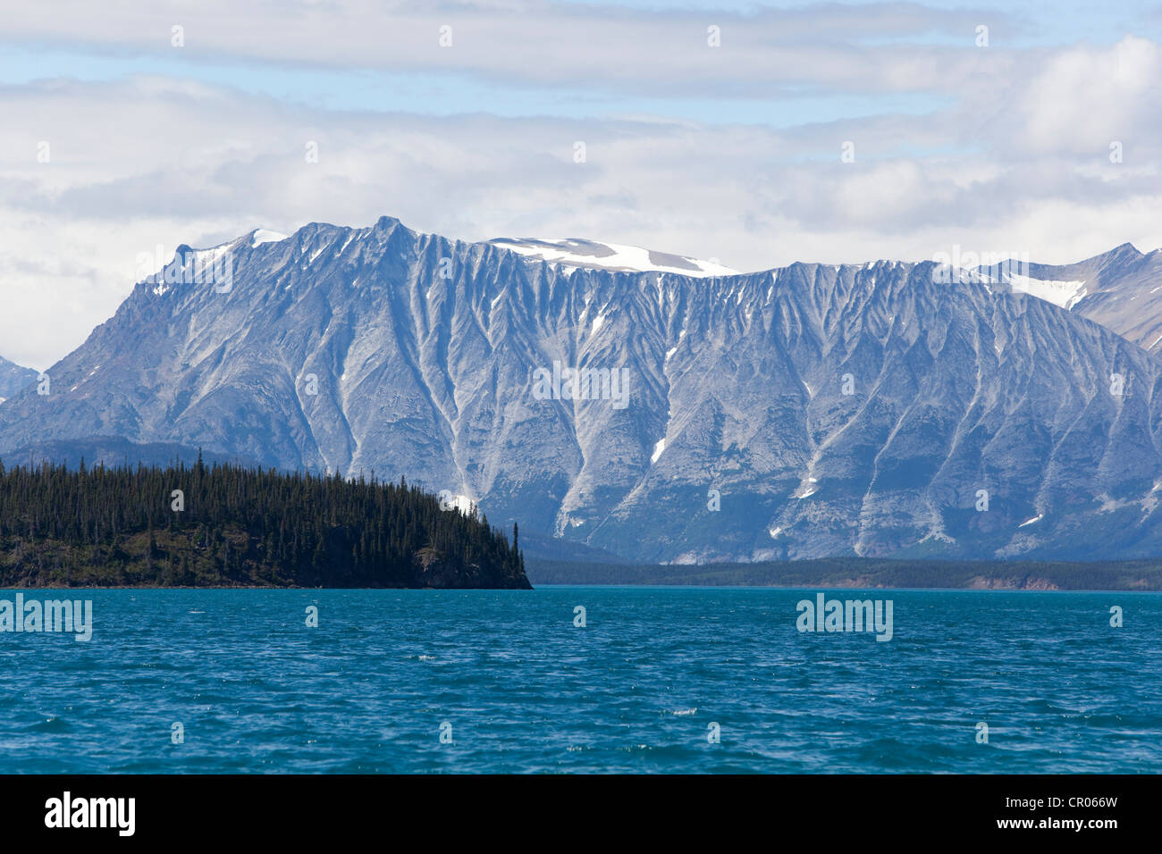 Atlin See, Bergen im Hintergrund, Tagish Highland, Mount Fetterly, British Columbia, Kanada, Amerika Stockfoto