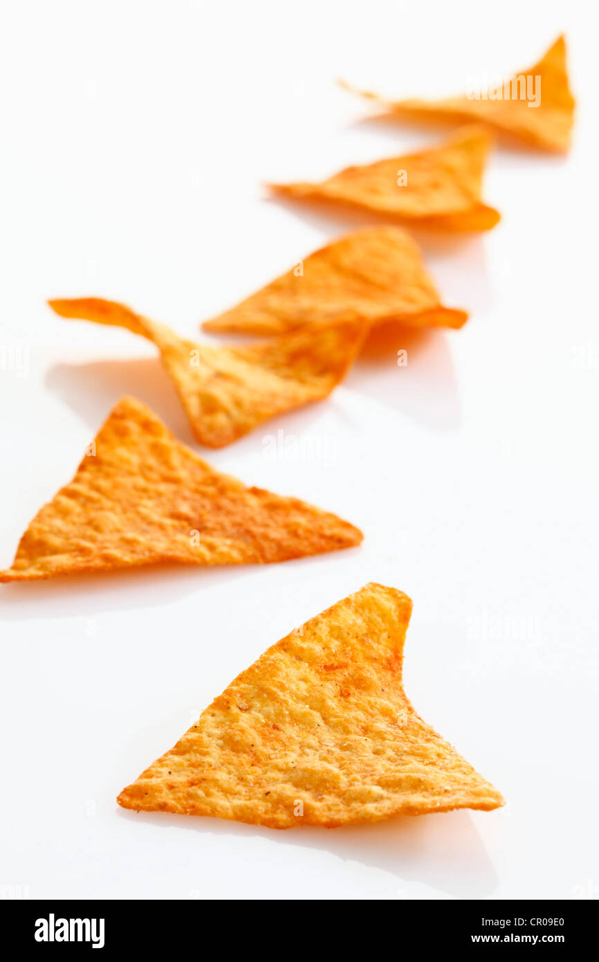 Tortilla-chips in einer Reihe Stockfoto