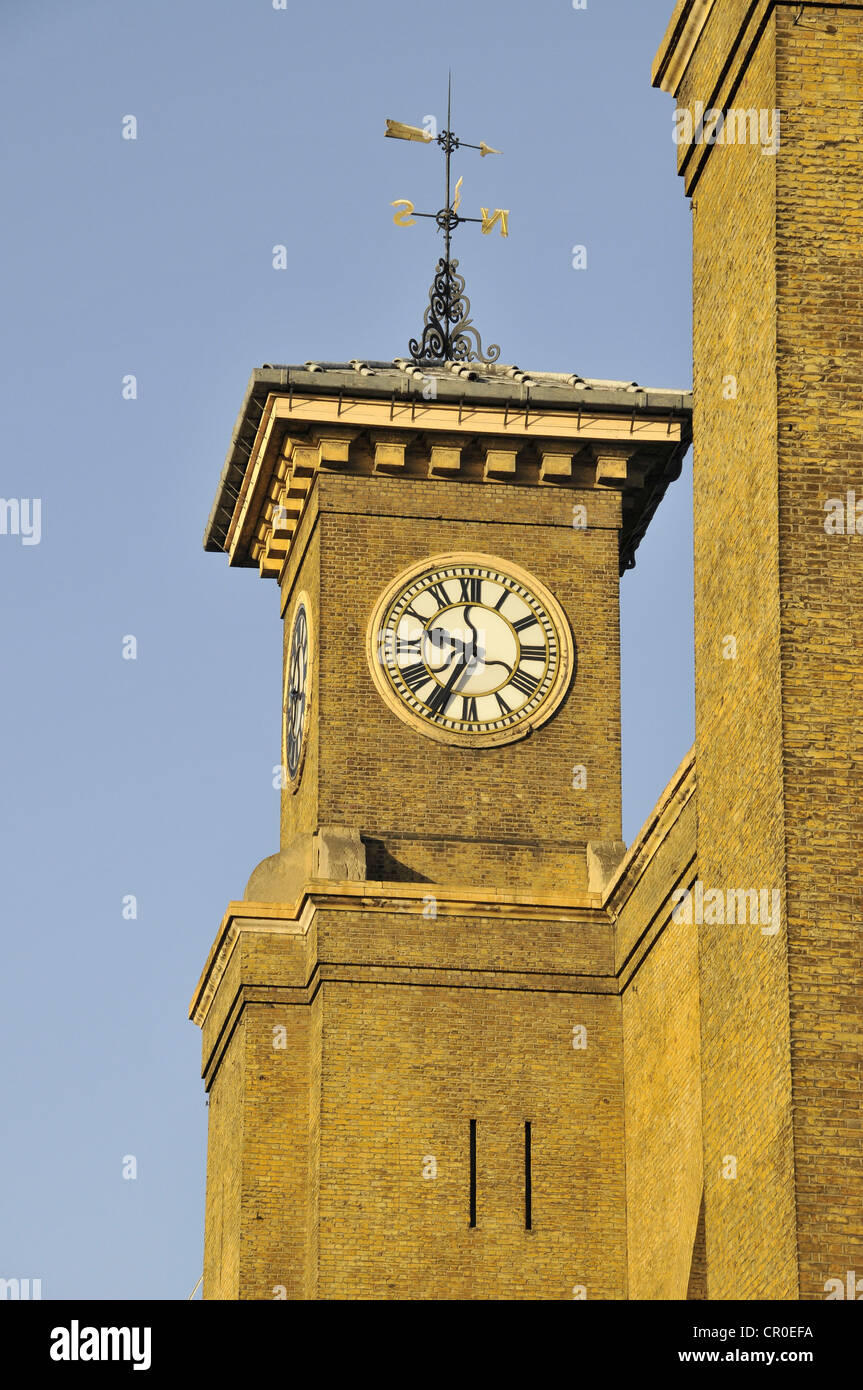 Uhrturm am Bahnhof Kings Cross, London, England, UK, Europa Stockfoto