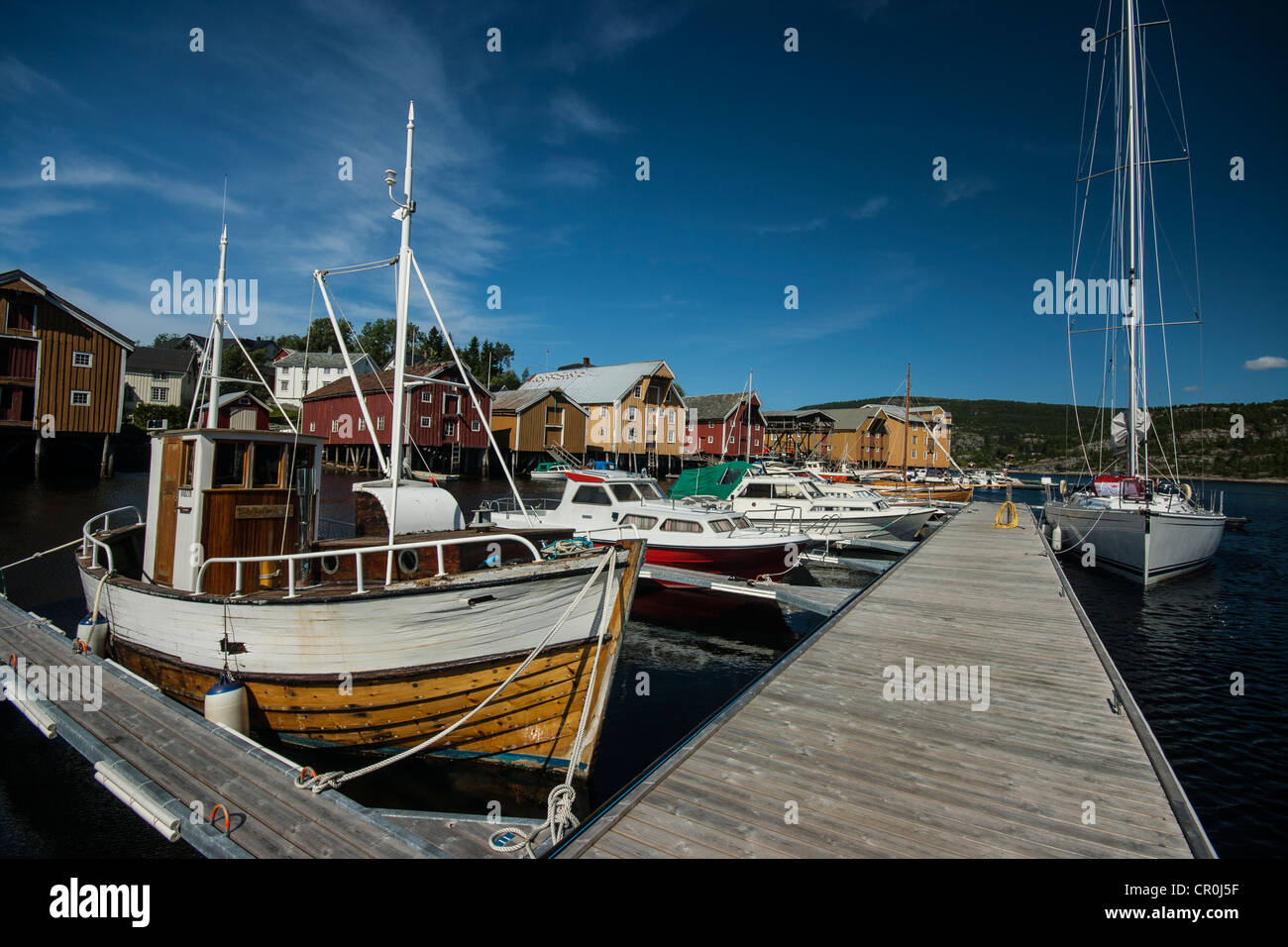 Kleine Boote im Hafen von Råkvåg, Rissa, Sør-Trøndelag, Norwegen Stockfoto