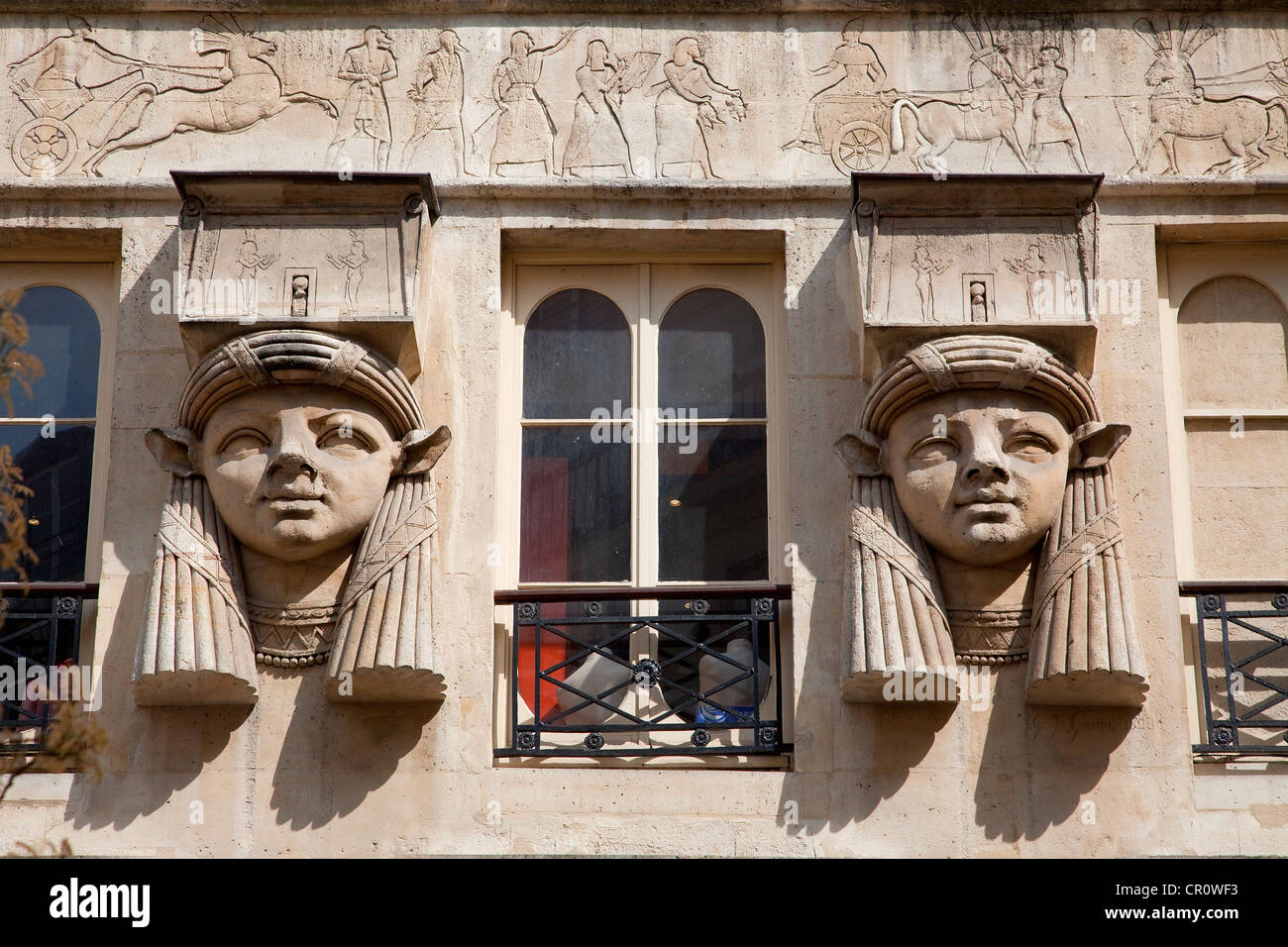 Frankreich, Paris, Karyatiden Situees a l'Entrée du passage du Caire