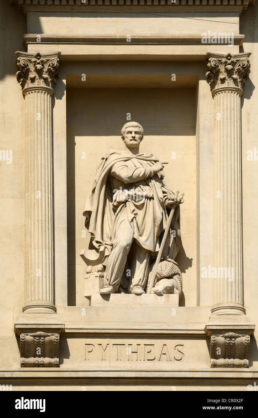 Neoklassische Skulptur von Pytheas der griechische Forscher in der Nische von Die Handelskammer La Canebière Marseille Provence Frankreich Stockfoto