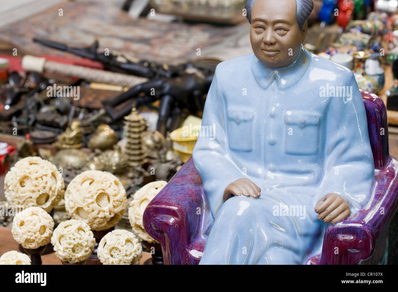 China, Hong Kong, Western District, Cat Street, gebrauchte waren Händler, Mao statuette Stockfoto