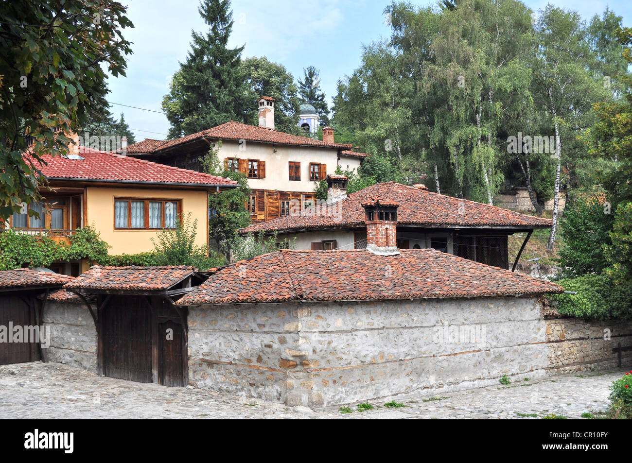 Häuser im traditionellen bulgarischen Architektur in Bergstadt Stockfoto