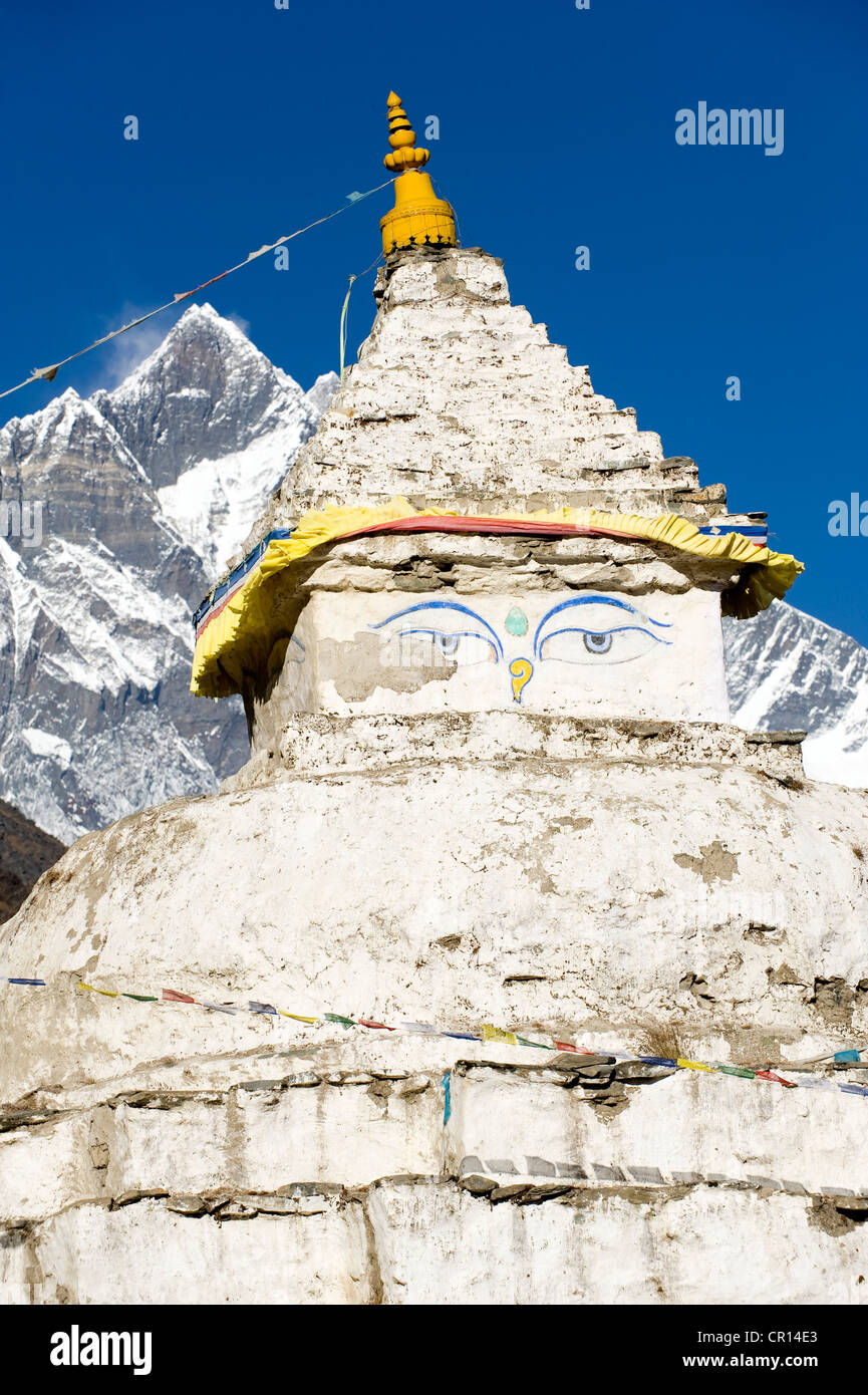 Sagarmatha Nationalpark, Solu Khumbu Bezirk, Nepal, Everest Gebiet, Dingboche (4410m), Stupa Stockfoto