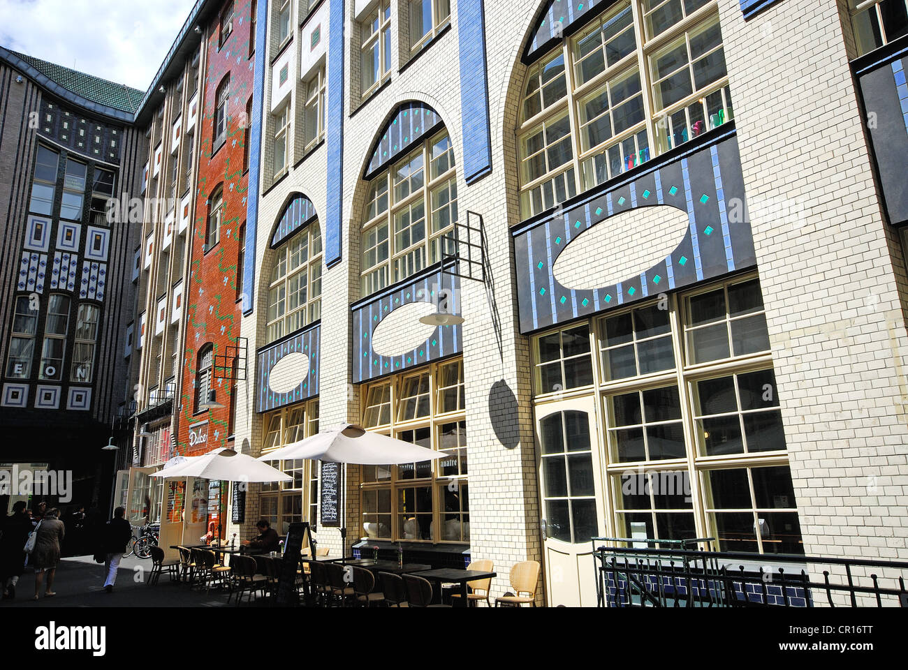 BERLIN, DEUTSCHLAND. Ein Hof in der Hackeschen Hofe im Bezirk Mitte der Stadt. 2012. Stockfoto