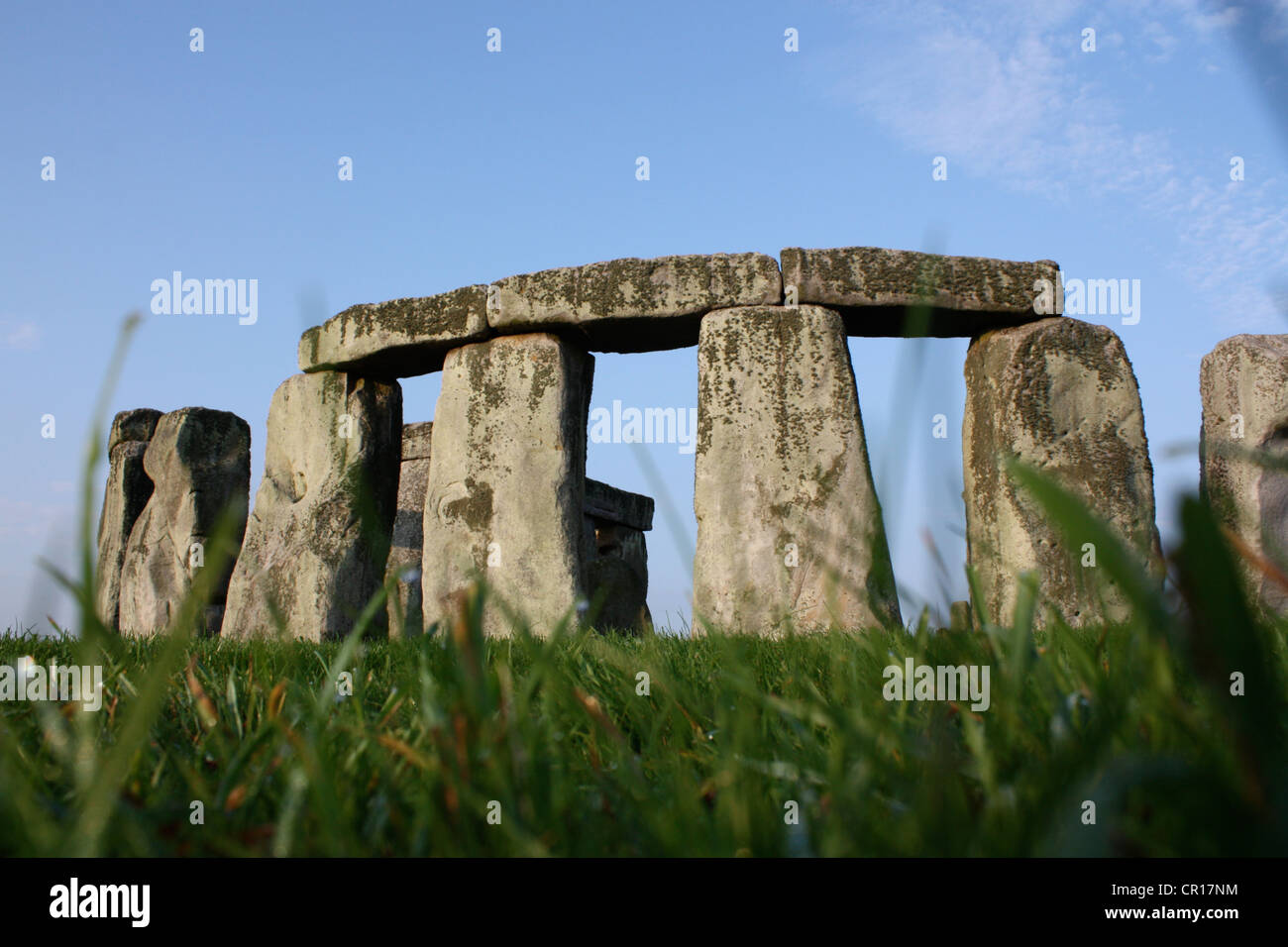 Frühling auf die prähistorische Landschaft Stonehenge Stockfoto