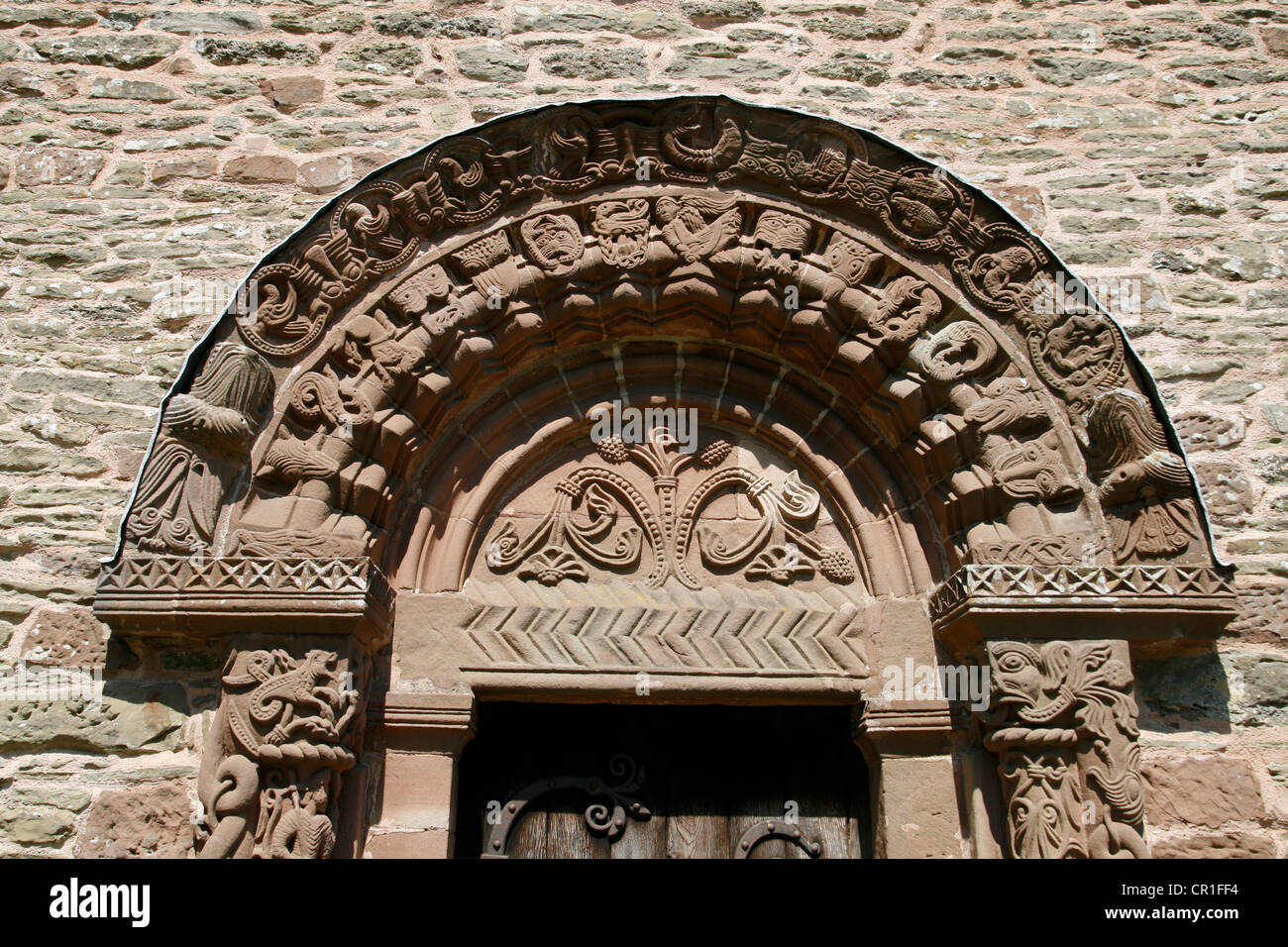 geschnitzte Norman Tür Bogen Detail in der Kirche Kilpeck Herefordshire England UK Stockfoto