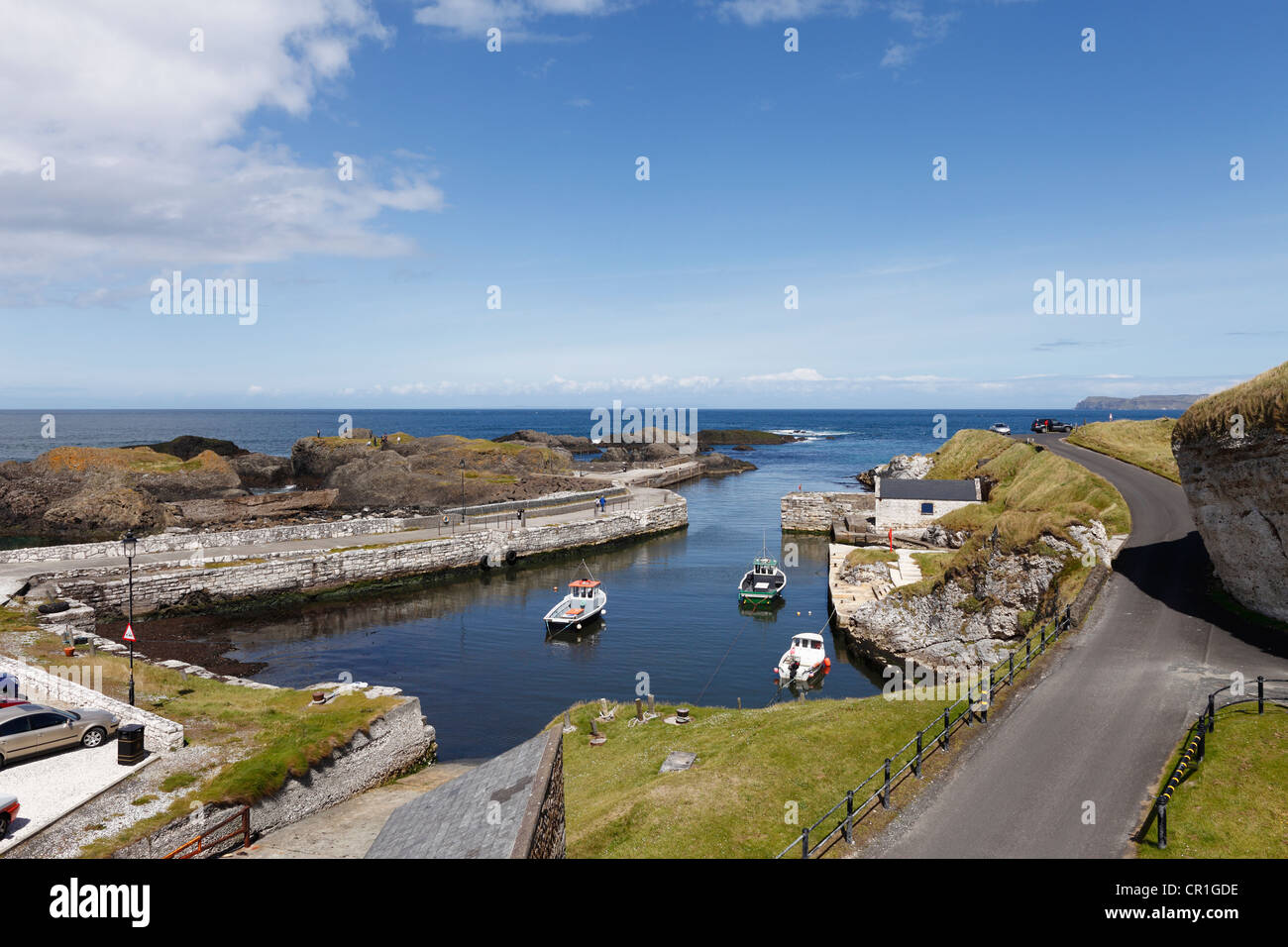 Küste von Antrim, Ballintoy Harbour, County Antrim, Nordirland, Vereinigtes Königreich, Europa, PublicGround Stockfoto