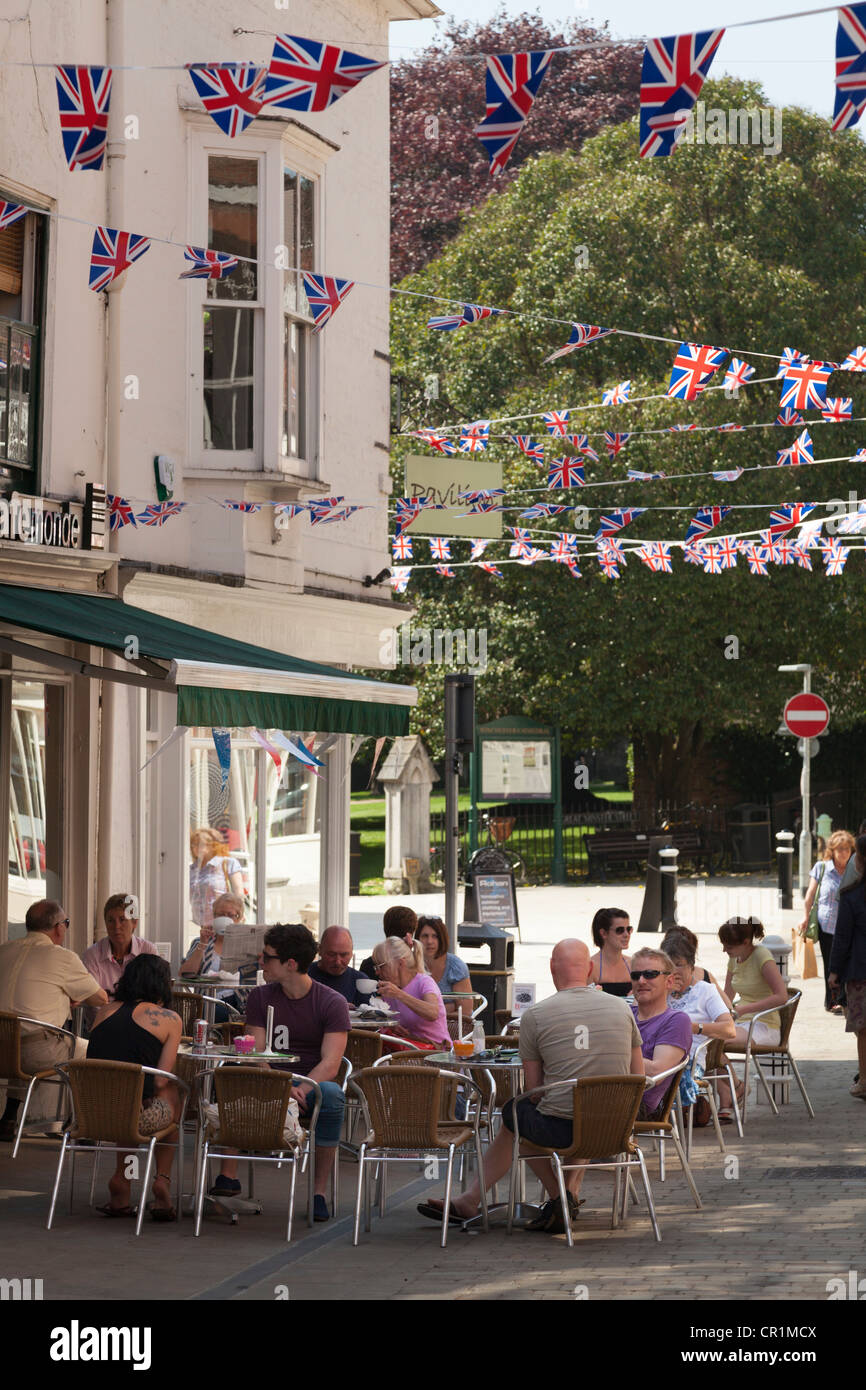 Straßencafé im Stadtzentrum von Winchester Stockfoto